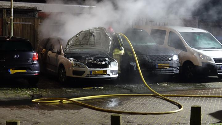 Auto Uitgebrand In Zaandam Politie Doet Onderzoek Naar Brandstichting