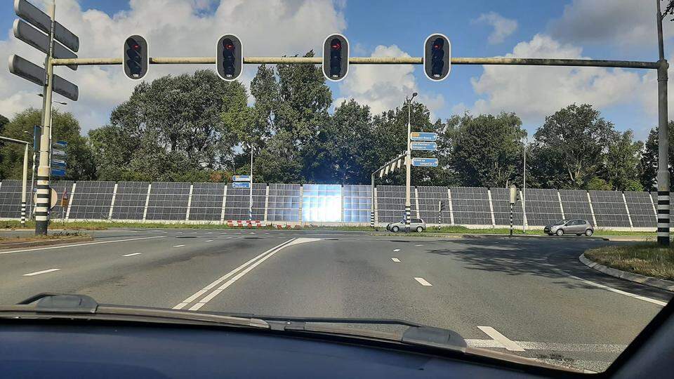 Verontwaardiging Over Verblindend Geluidsscherm In Alkmaar Bij Opa