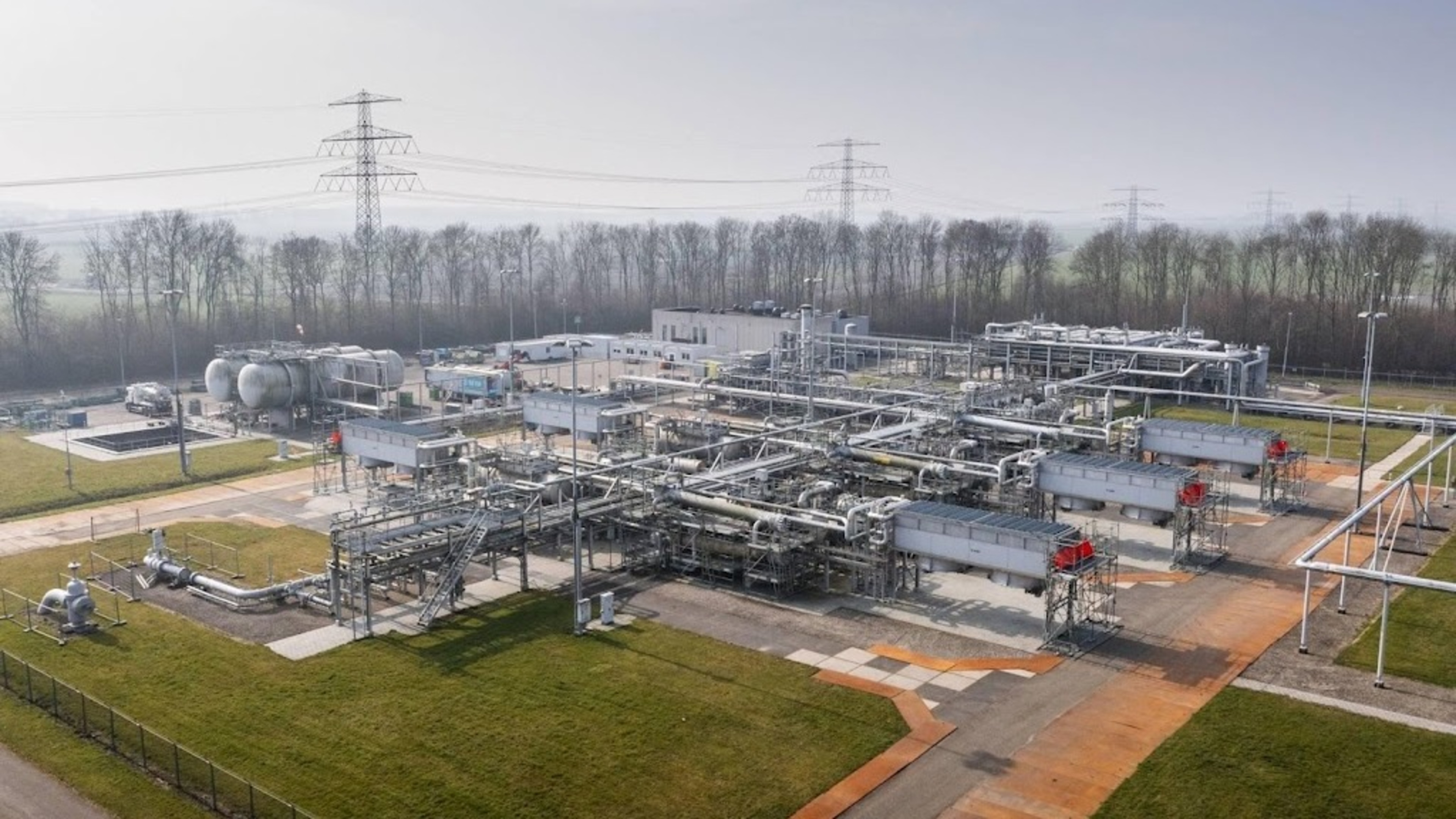 Experts: accelerate energy transition and keep Groningen gas as a safety net