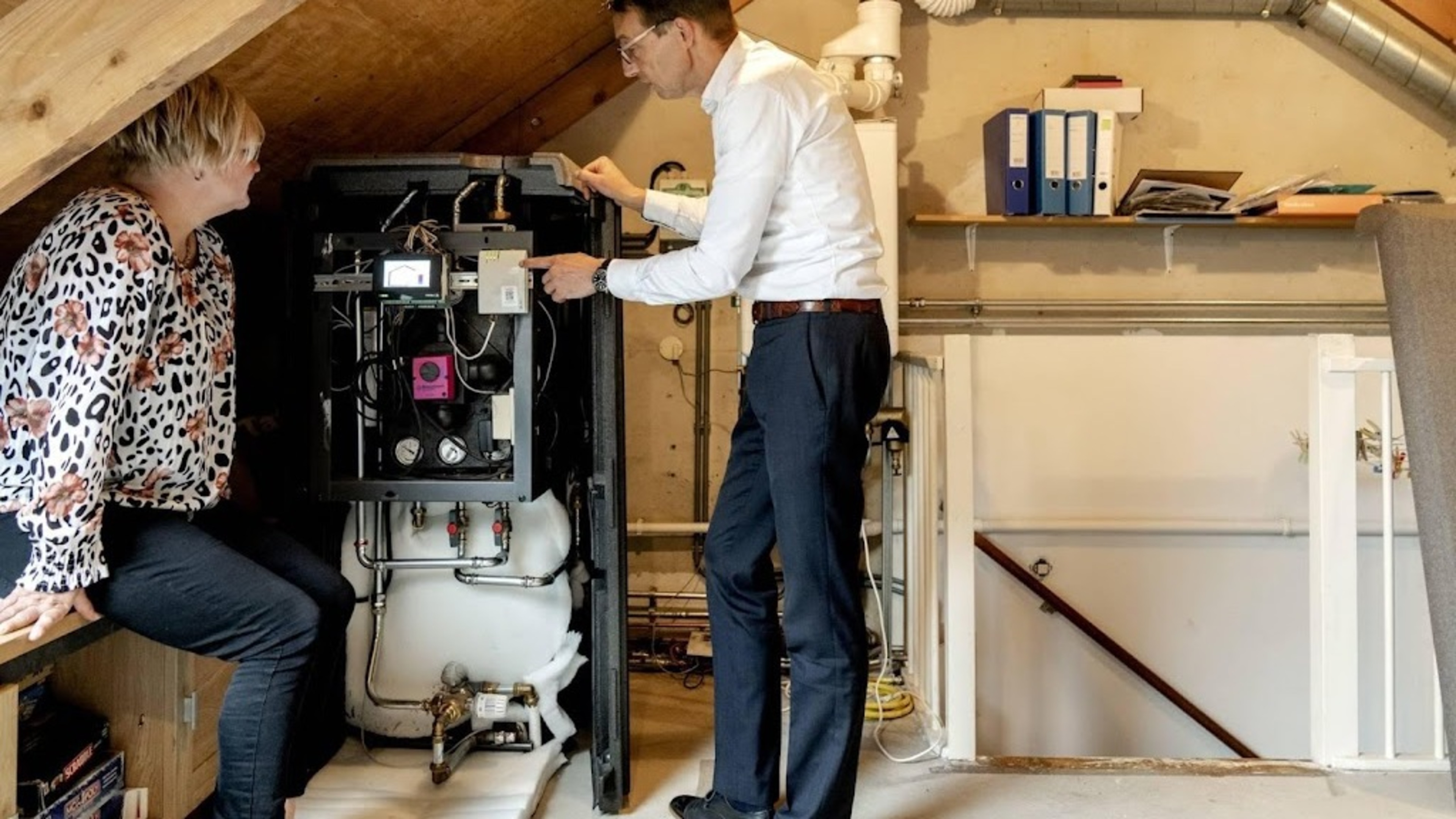 Power grid also faces gridlock in North and South Holland, stalling housing and business. VNO-NCW seeks crisis law to shorten appeal processes.