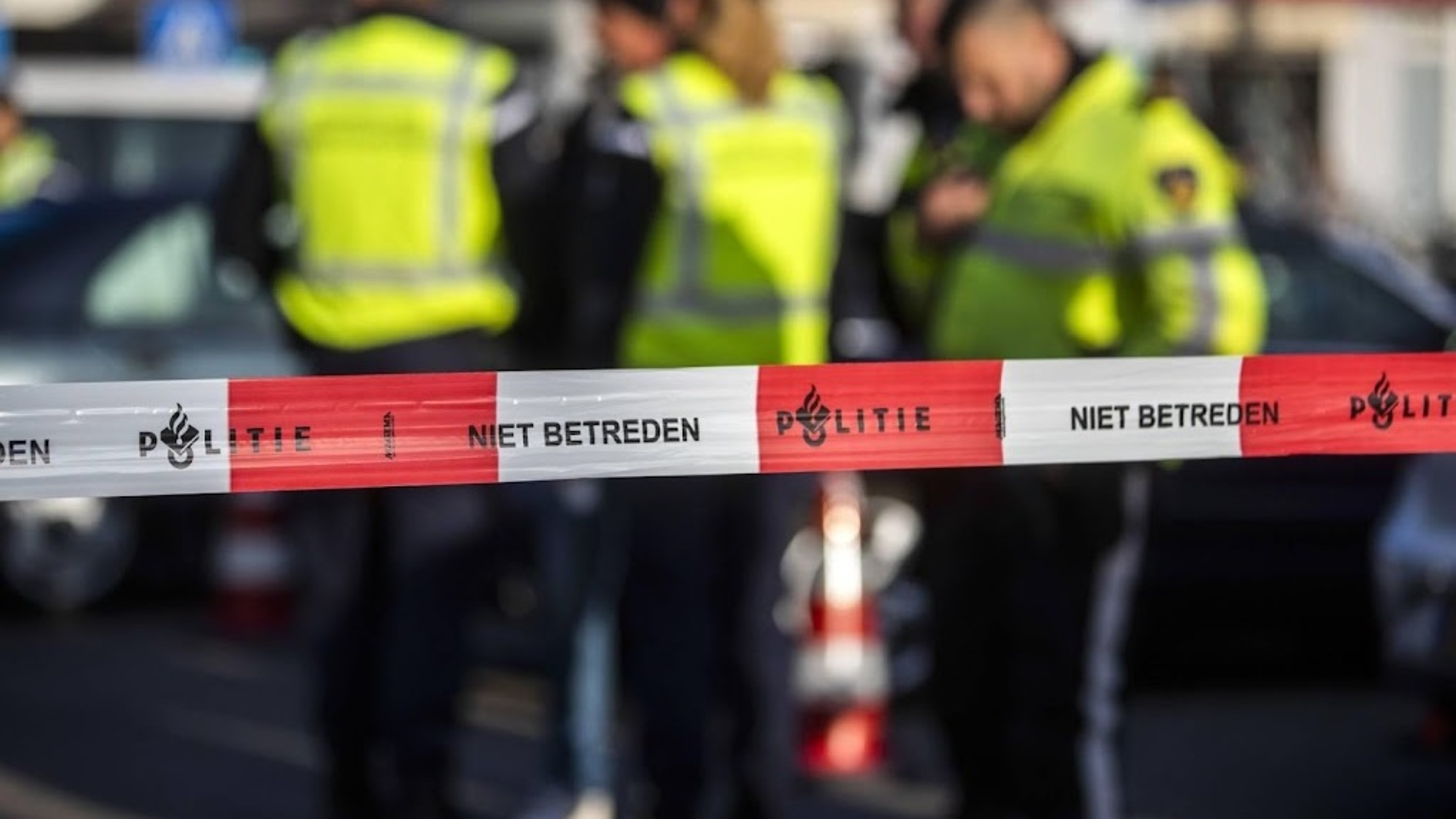 Tientallen woningen in Bilthoven ontruimd om verdachte auto
