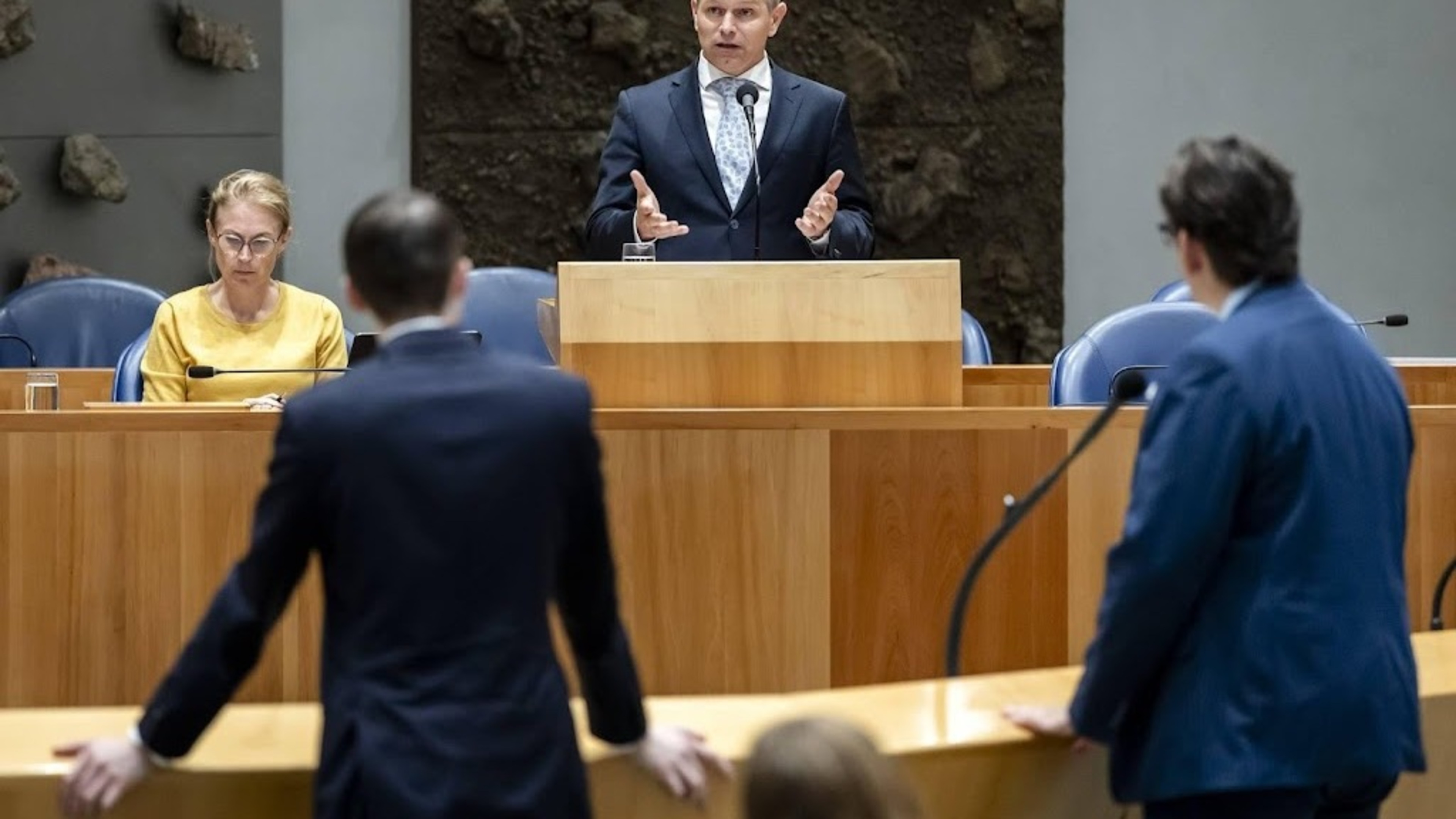 State Secretary yet to choose preferred option for Moerdijk