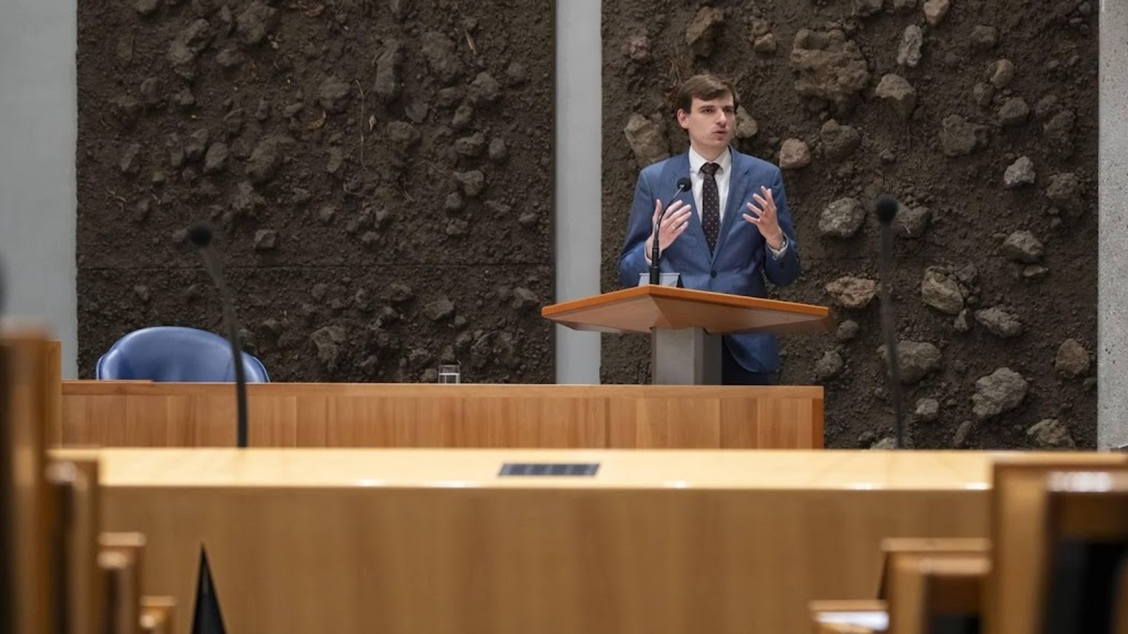 D66: alternatives to budget cuts may come from outside social security