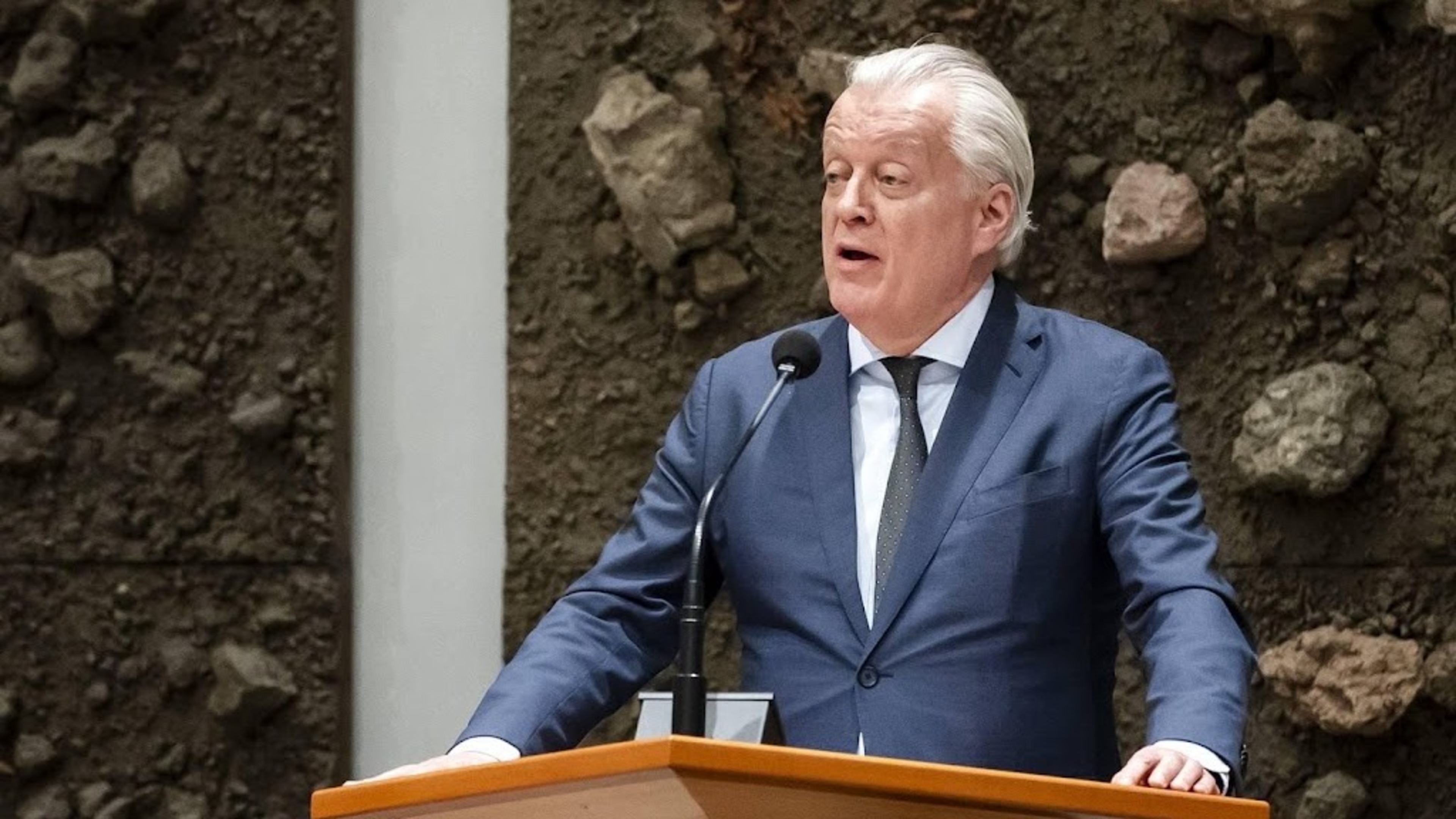 Dekker vervangt De Vos tijdelijk als fractievoorzitter FVD