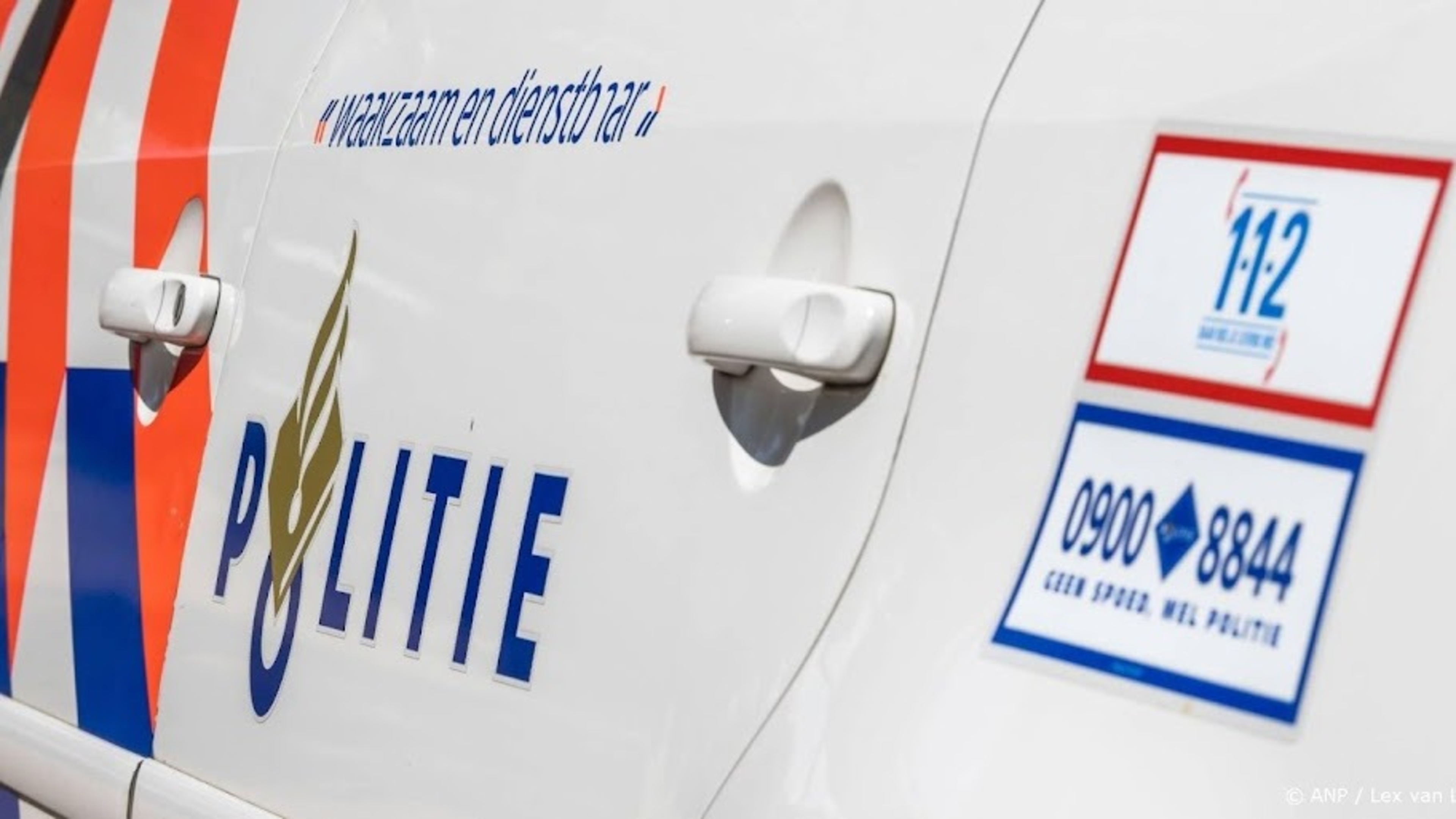 Eight arrested after hundreds of kilos of cocaine found in van