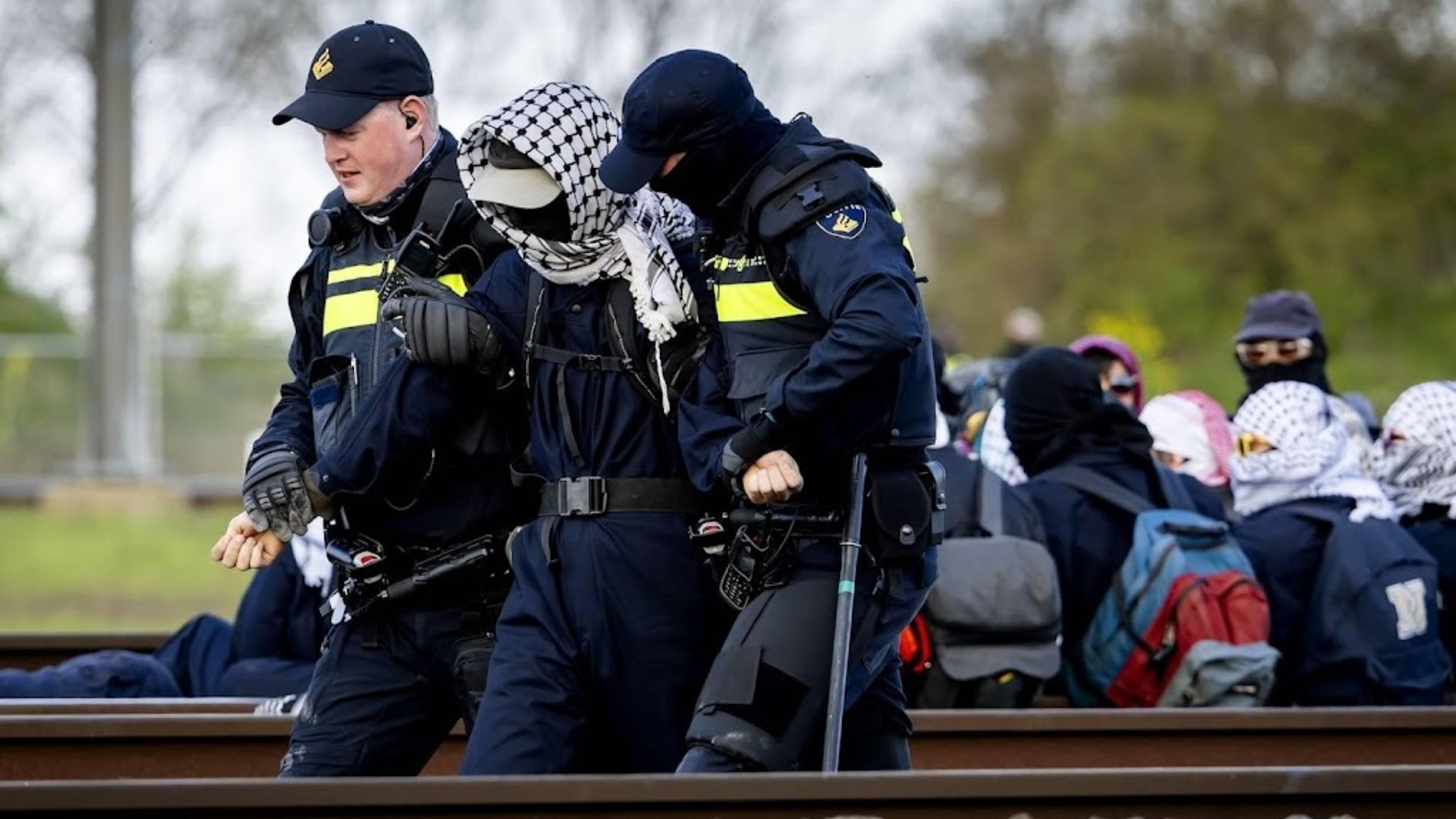 Police remove Betuwe line occupiers, dozens arrested