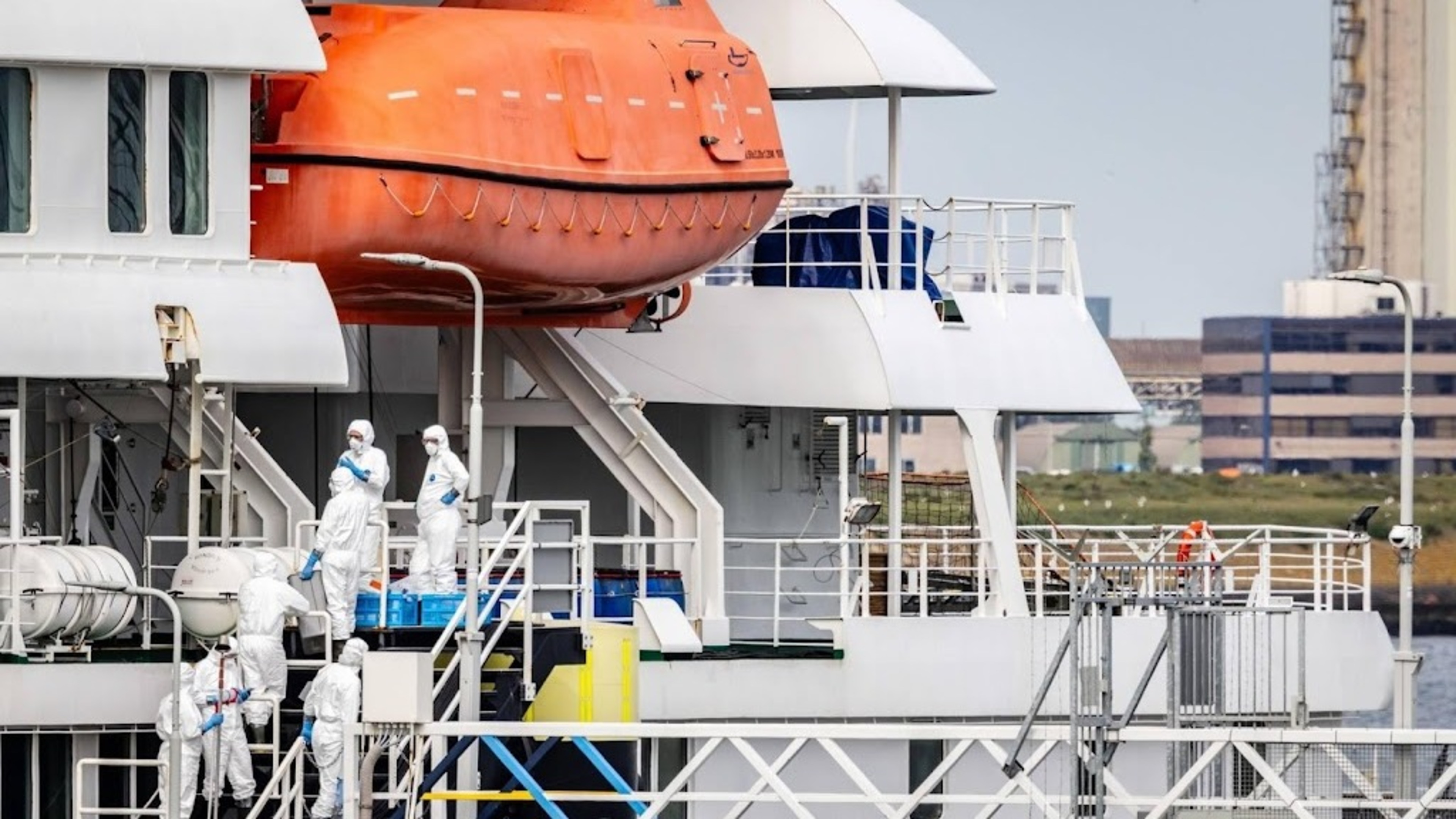 None of those on board Hondius in Rotterdam infected