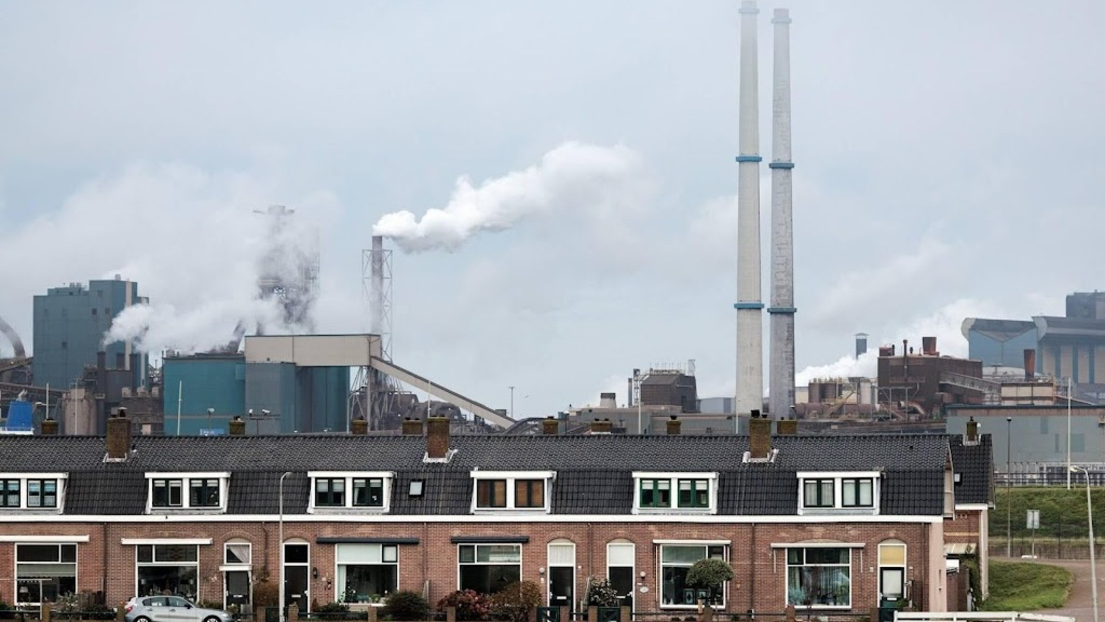 'Keep the steel industry in the Netherlands, but cleaner, greener and circular!', Tata Steel urges in new petition