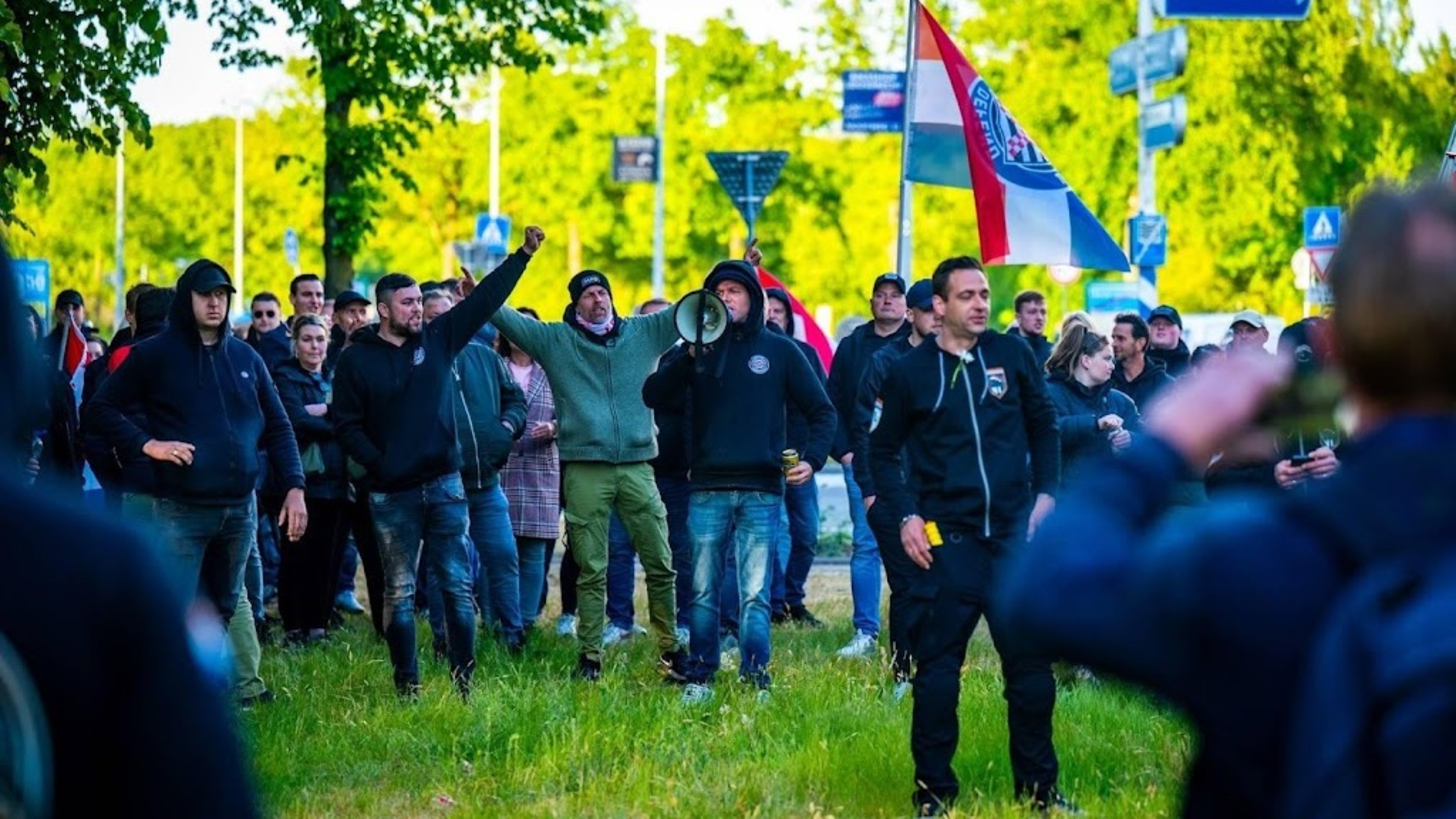 Another anti-asylum center protest and heavy police presence in Loosdrecht