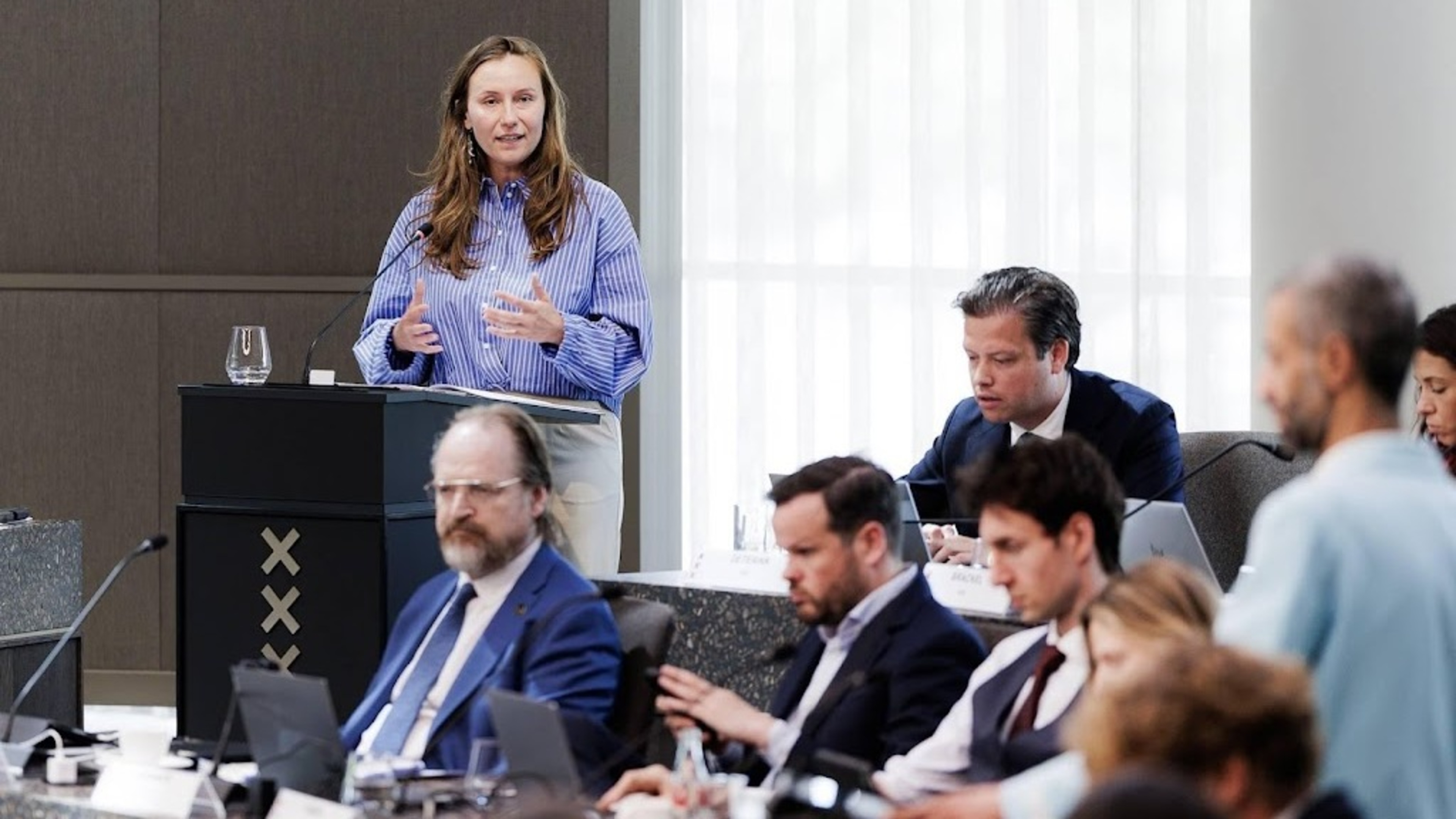 Critical questions during debate on Amsterdam coalition agreement