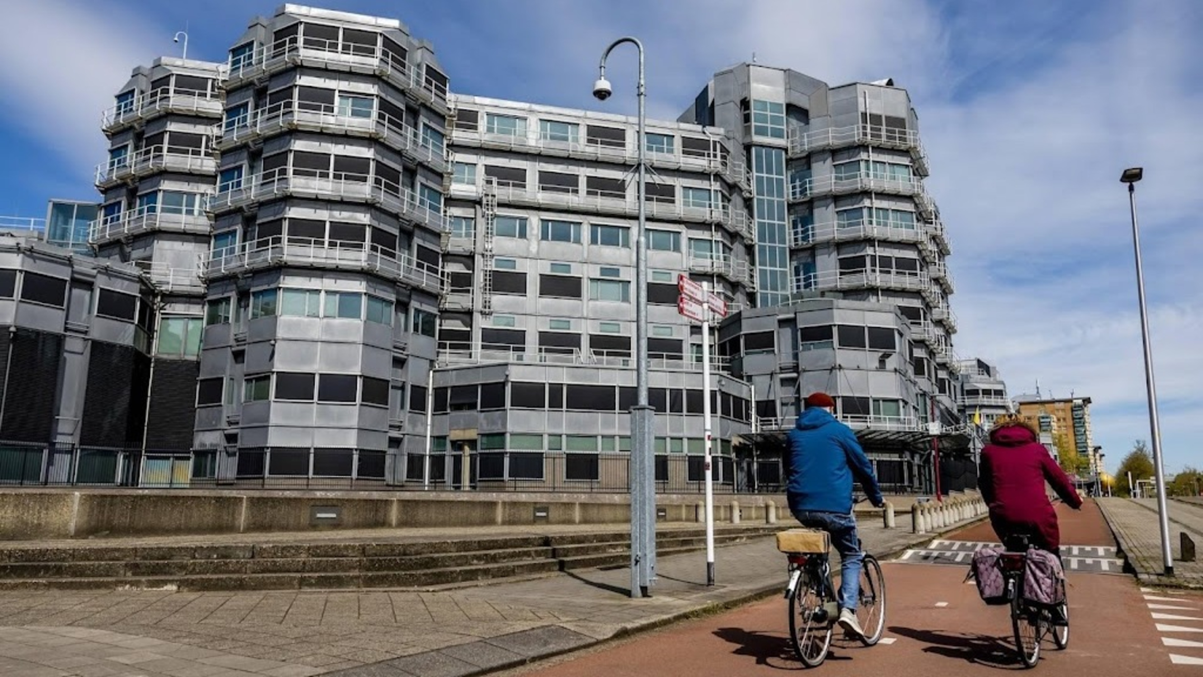 AIVD and MIVD secretly gathering more information again