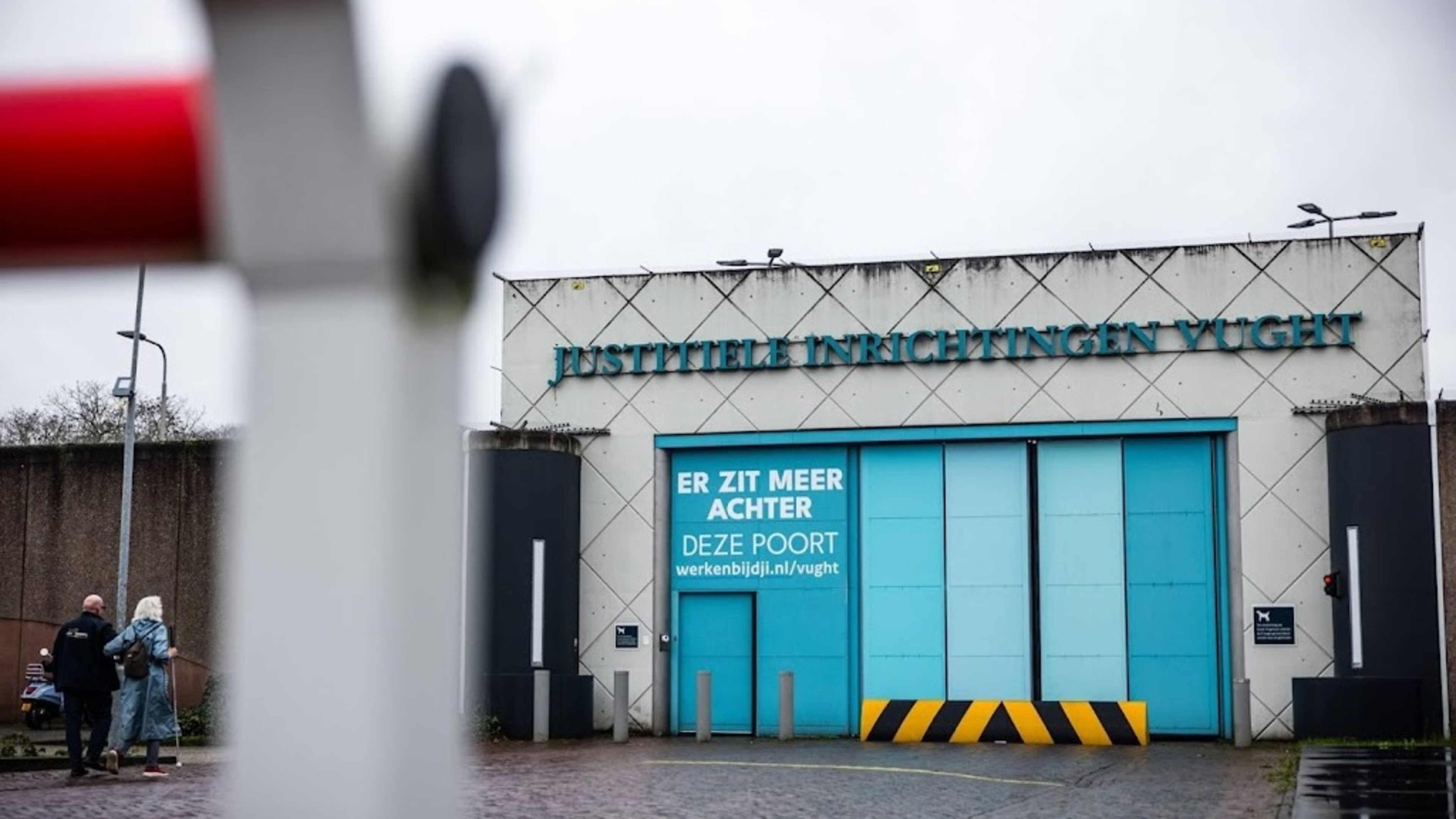 Lawyers allowed to bring laptops and phones to prisons again