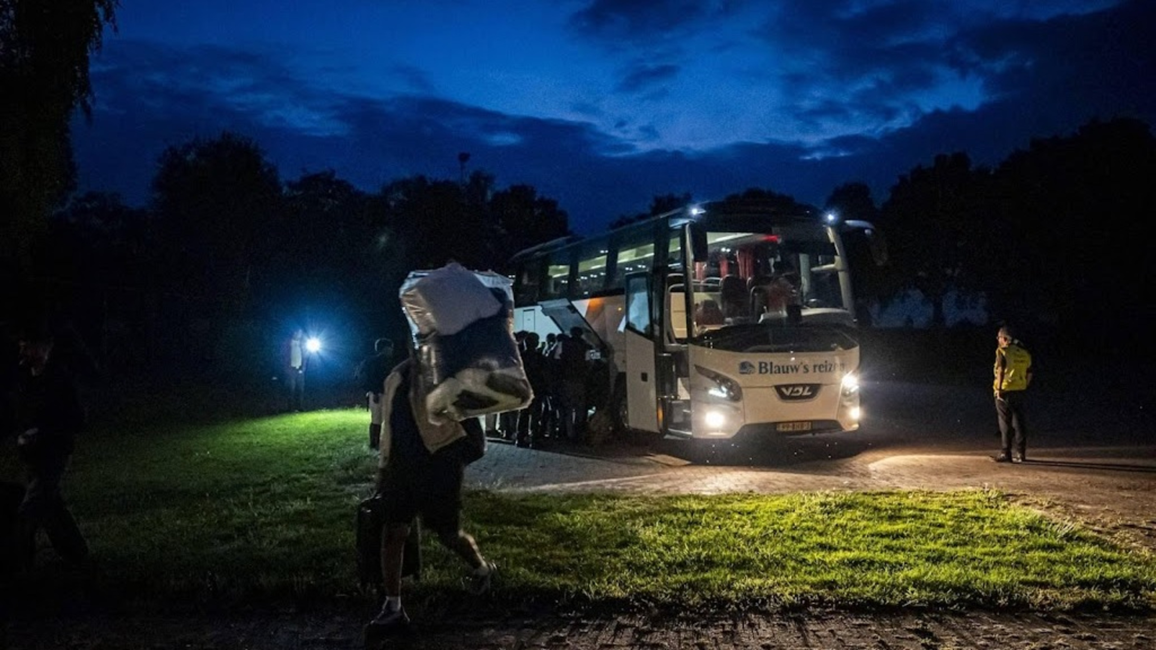 Ter Apel asylum seekers in night shelter again, now in Zwolle