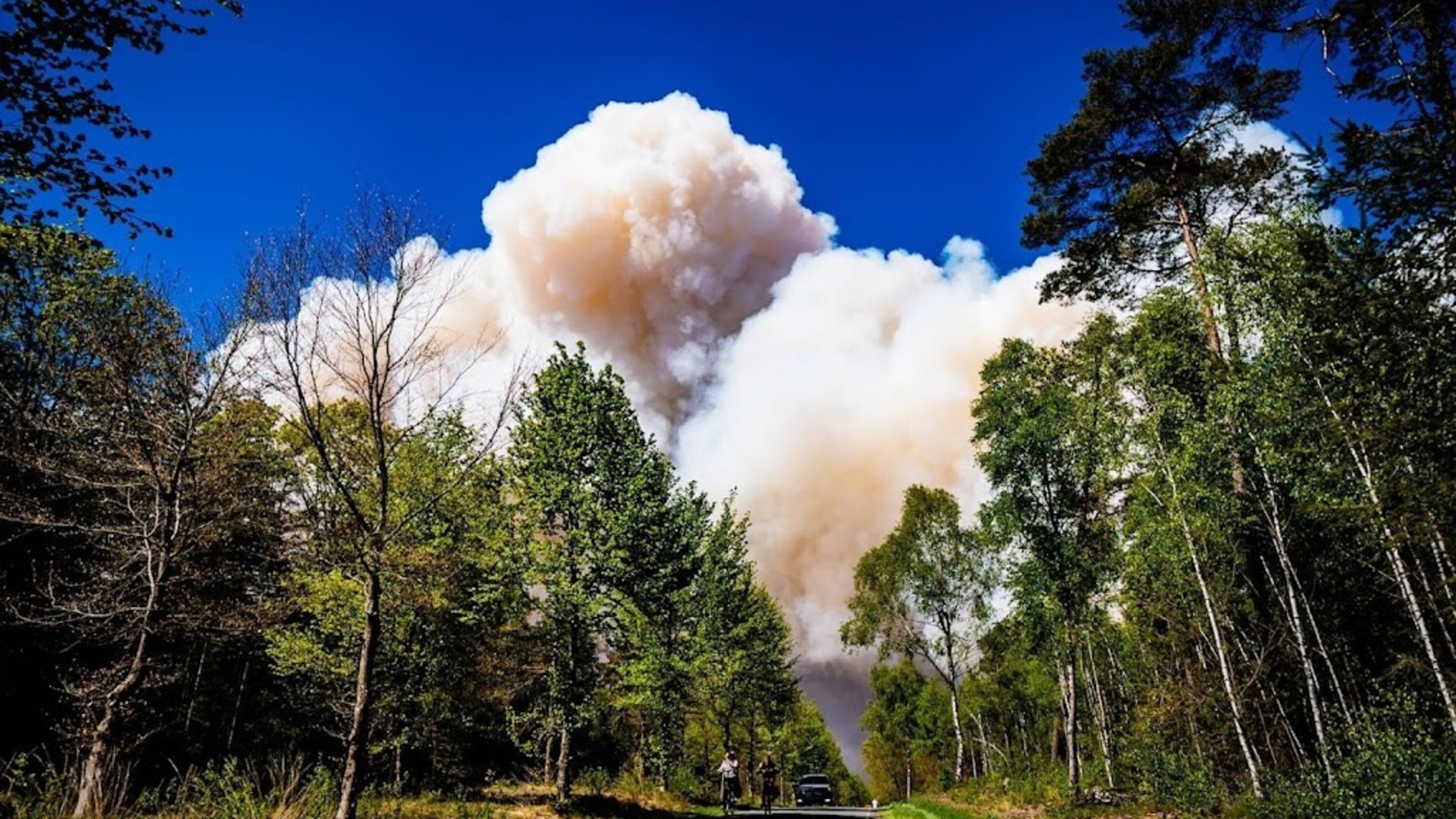 Smoke from 't Harde wildfire seen and smelled in Amsterdam