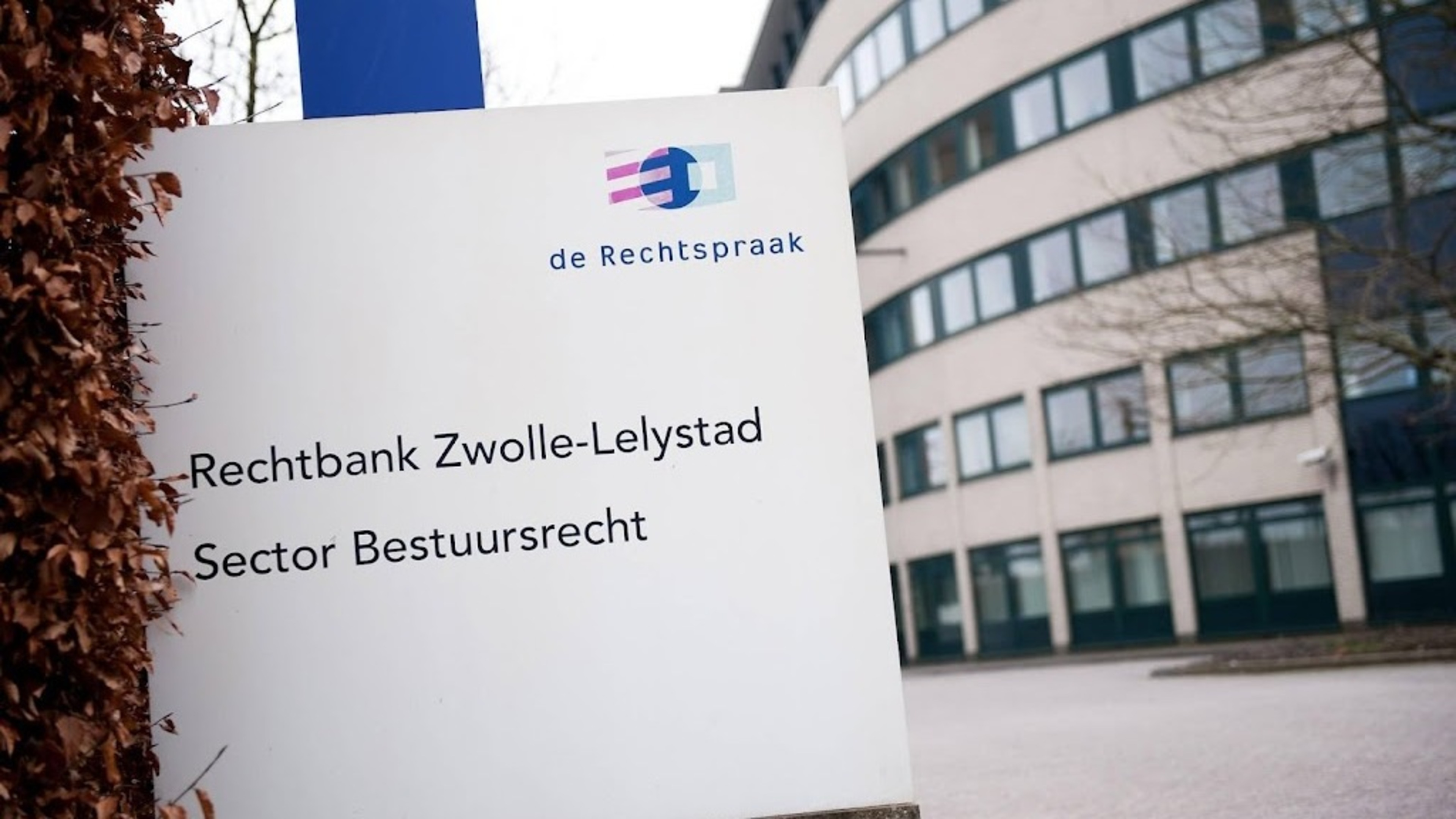 Former court employee sentenced to four years for selling data