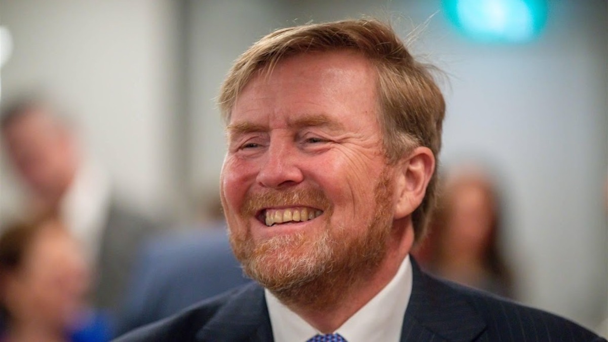 Koning opent tentoonstelling met kunst van dak Paleis op de Dam