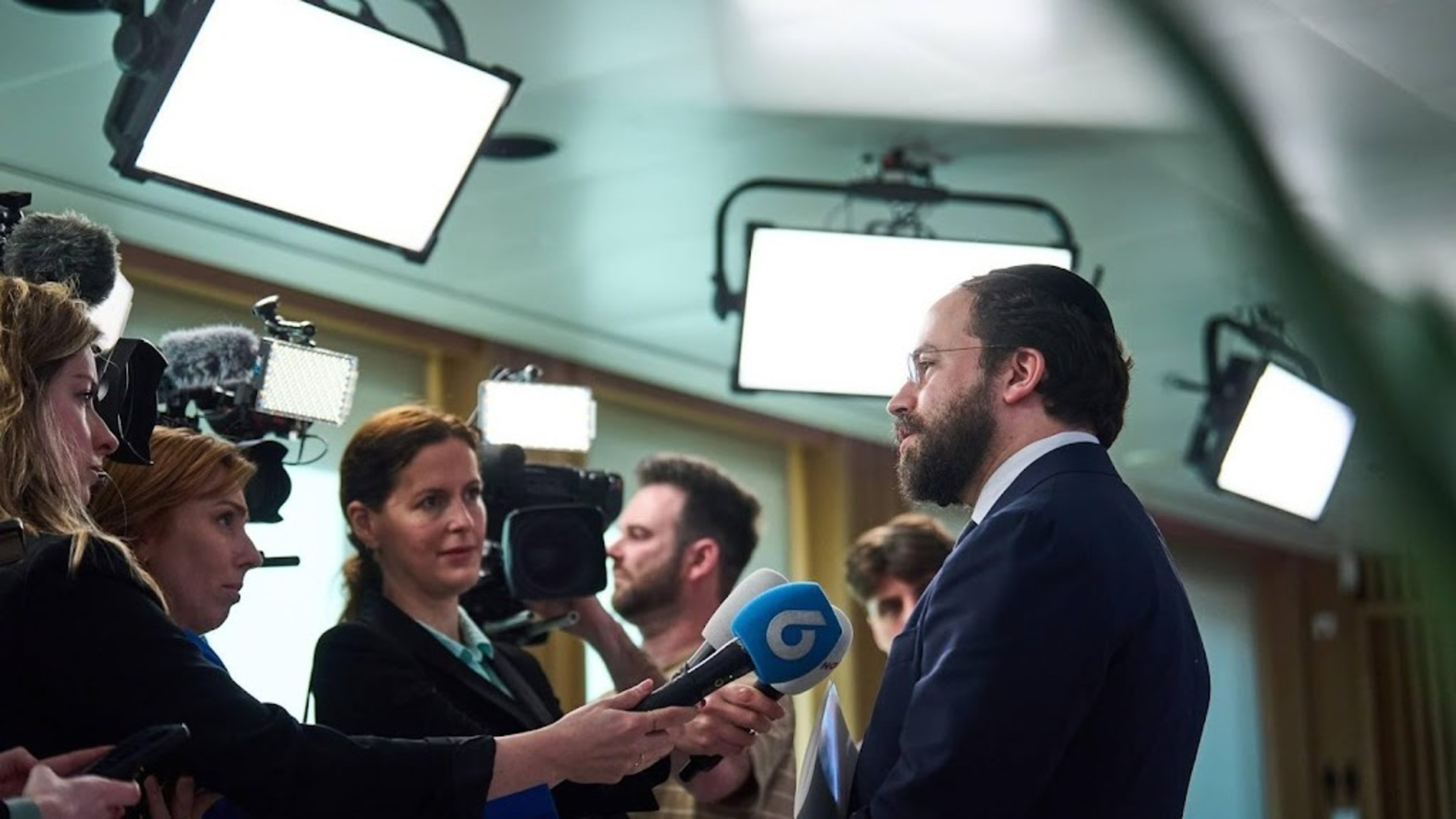 Letschert discusses safety concerns with student rabbi