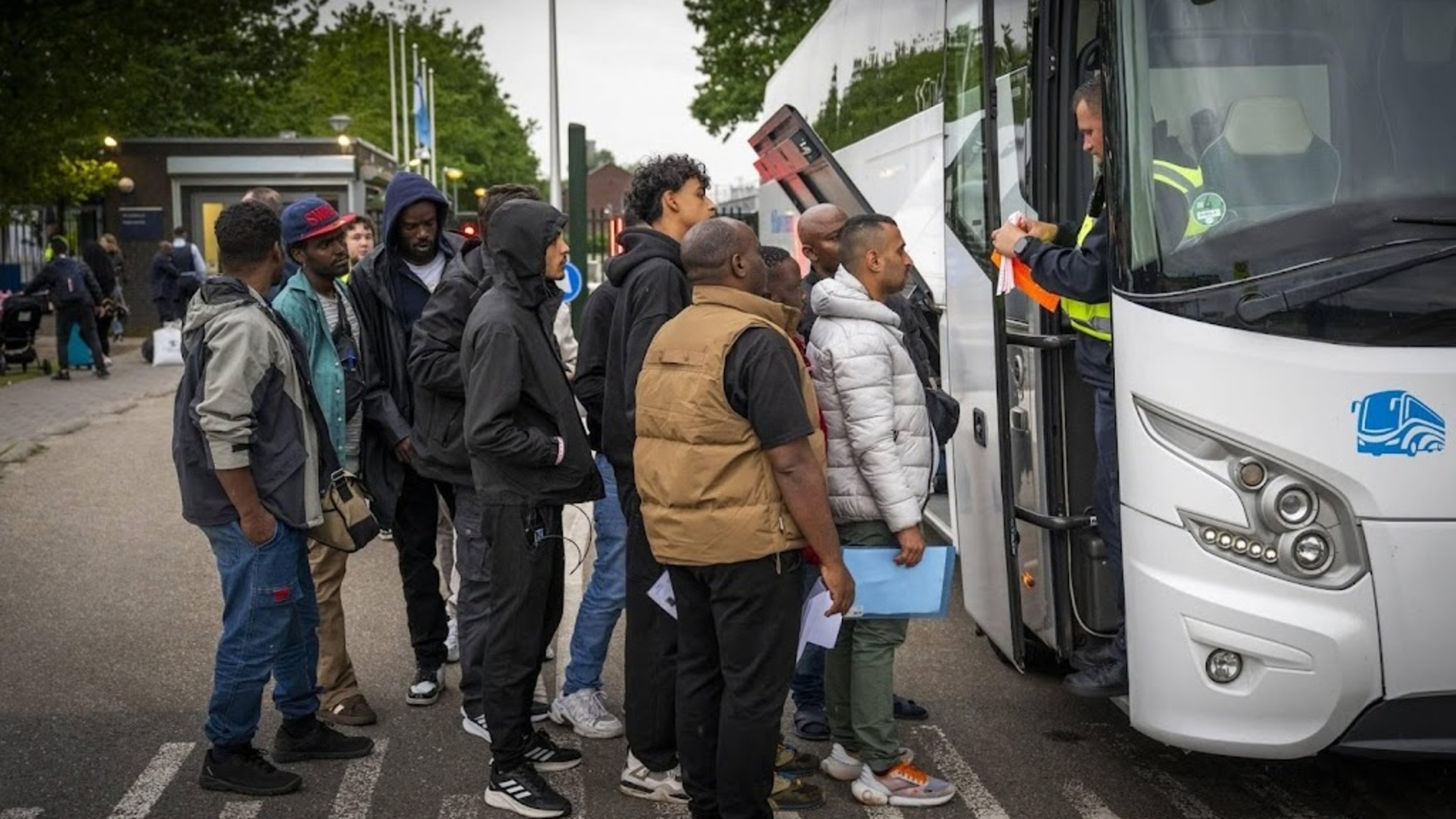 91 asylum seekers slept in de Wijk due to Ter Apel shortage