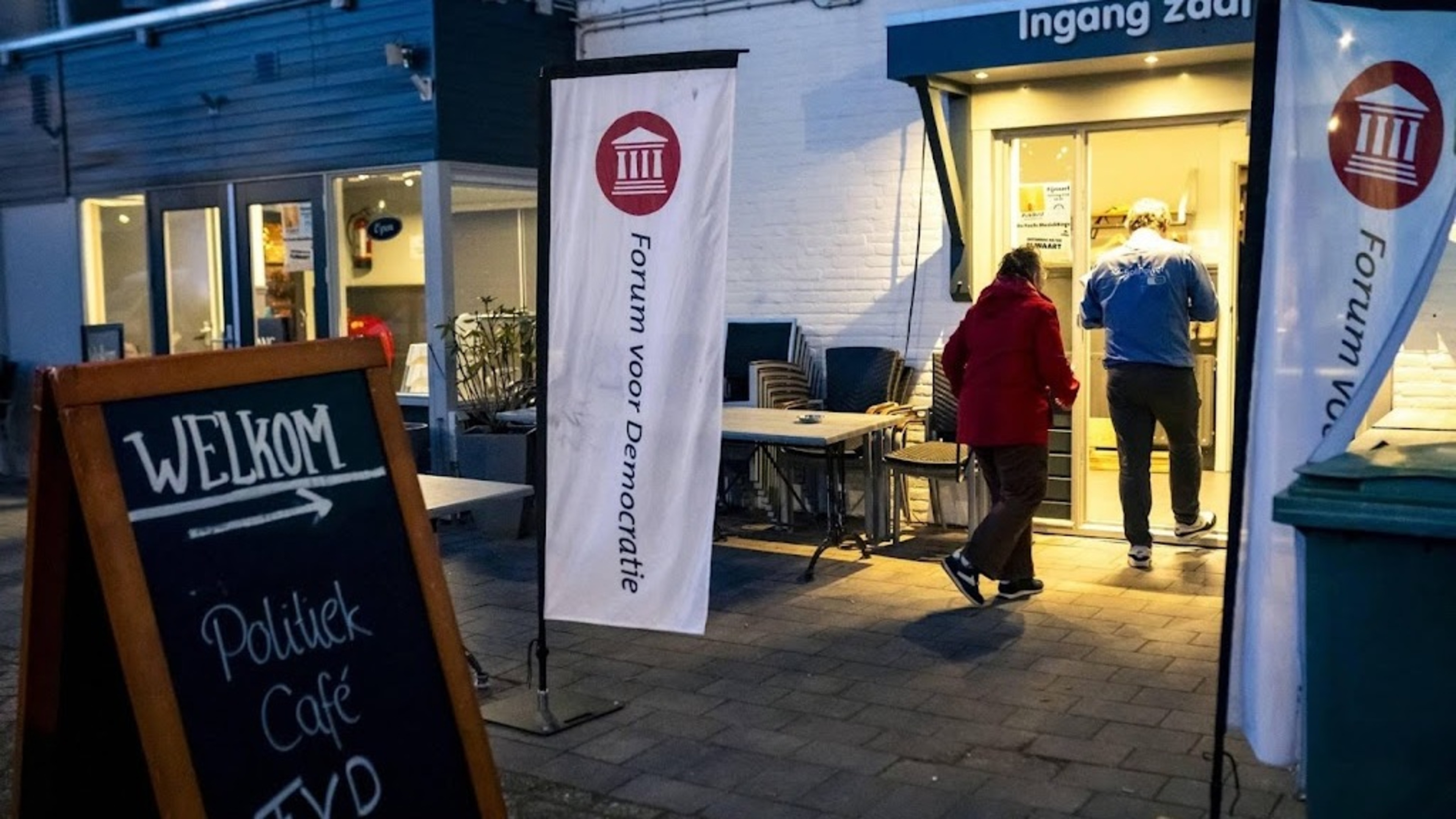 Several controversial FvD members enter municipal councils