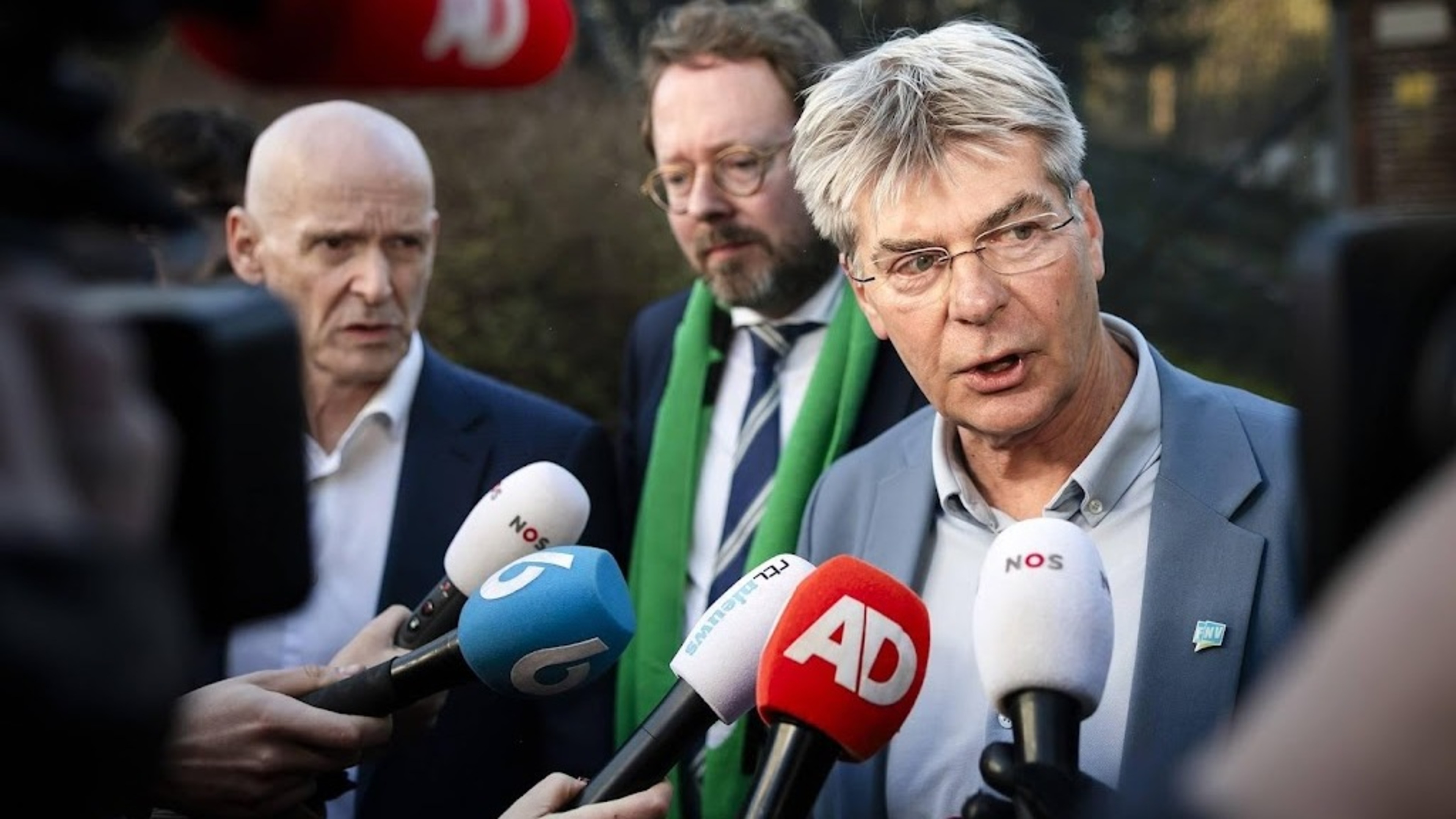 Cabinet will not draft retirement age legislation for now