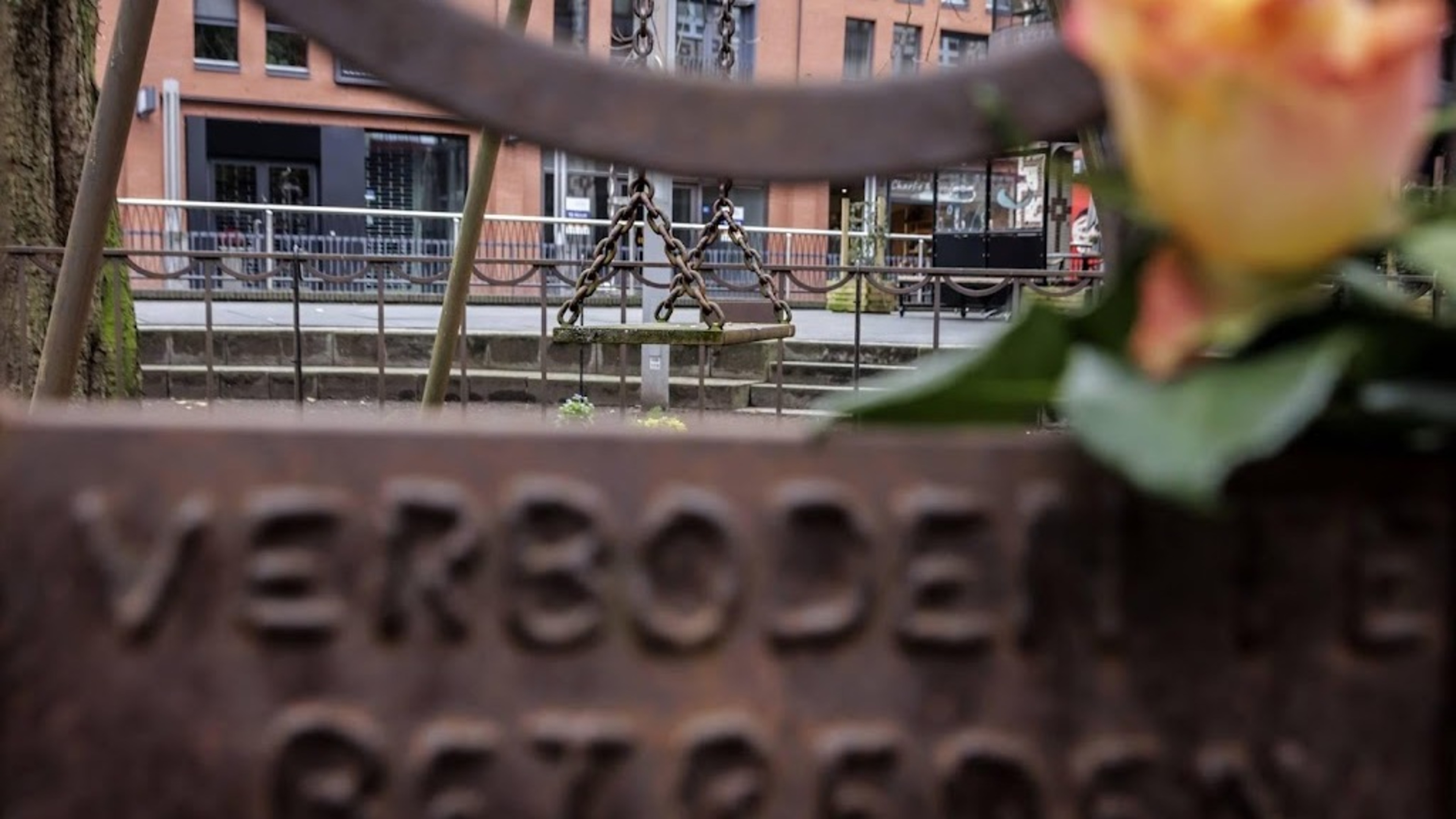 Arrests during disruption of US ambassador's speech in Nijmegen