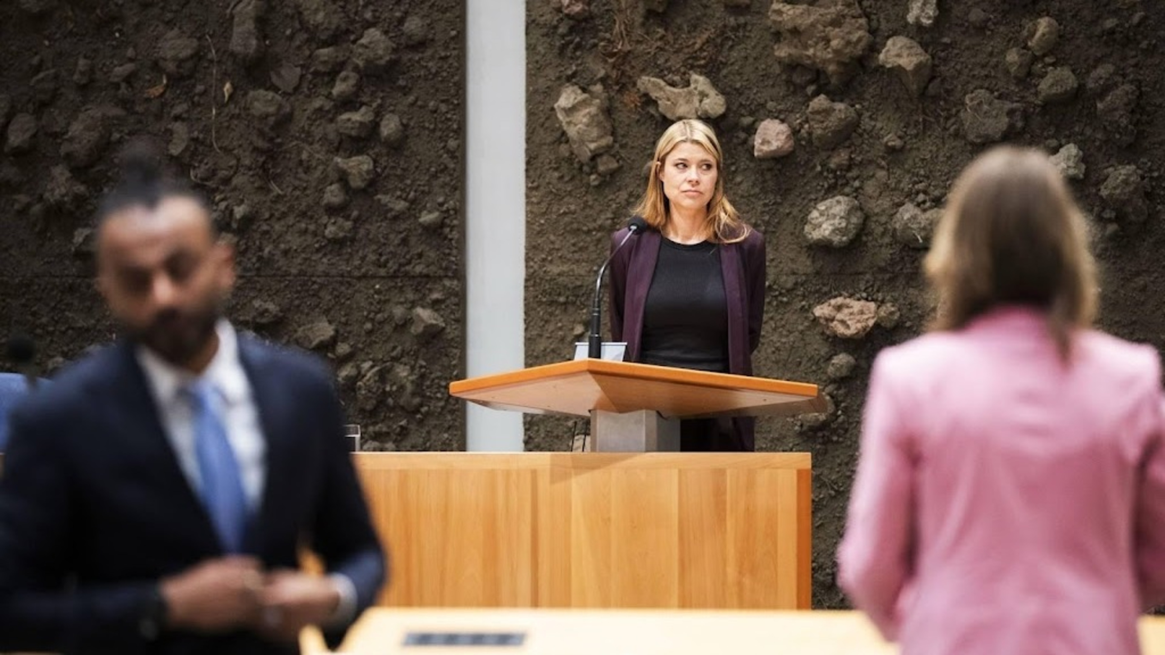 Parliament united in dissatisfaction over failing youth care