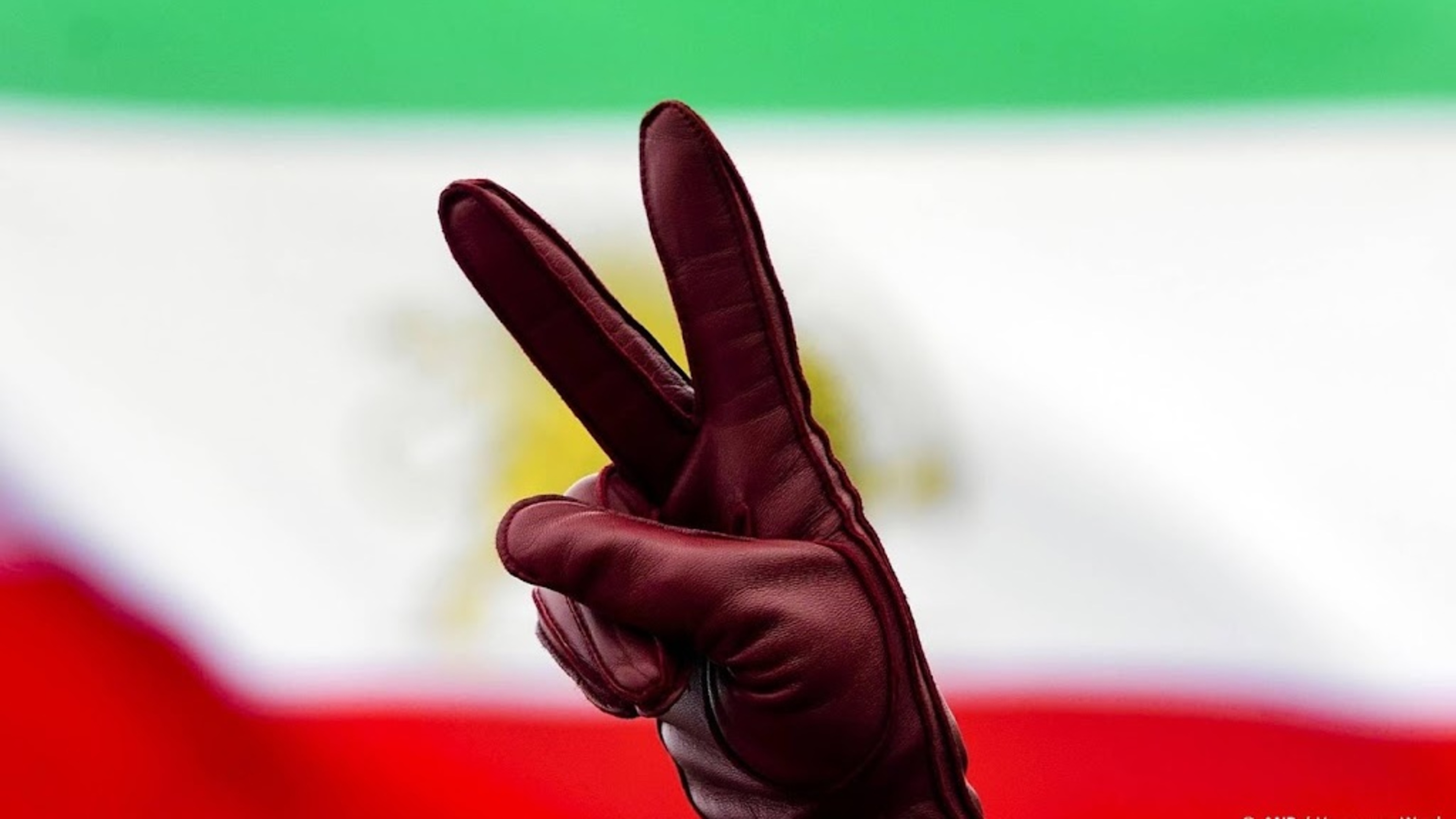 Persian network: people have fear and hope, mixed feelings