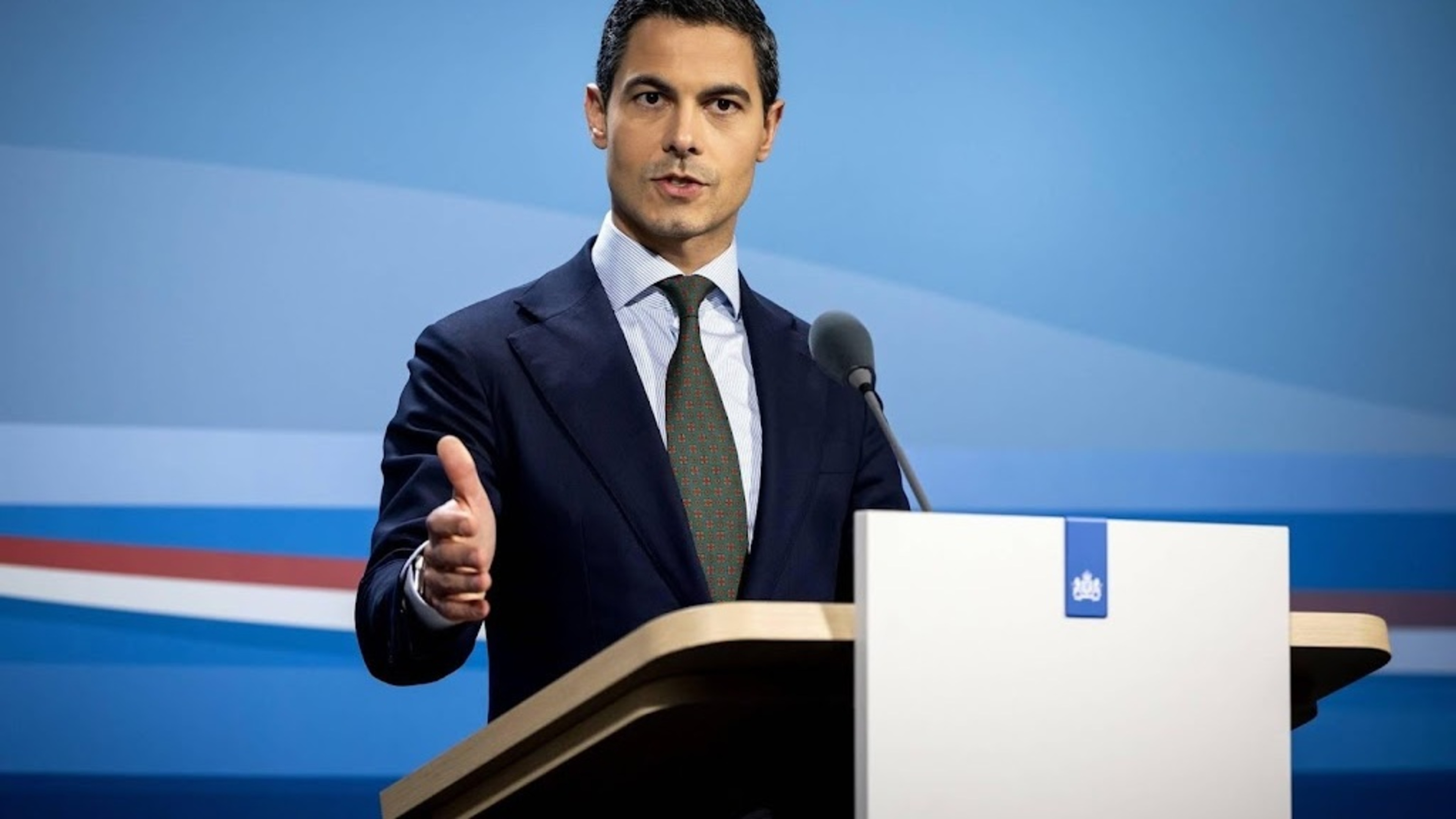 Jetten hopes for US restraint after threat against Iran