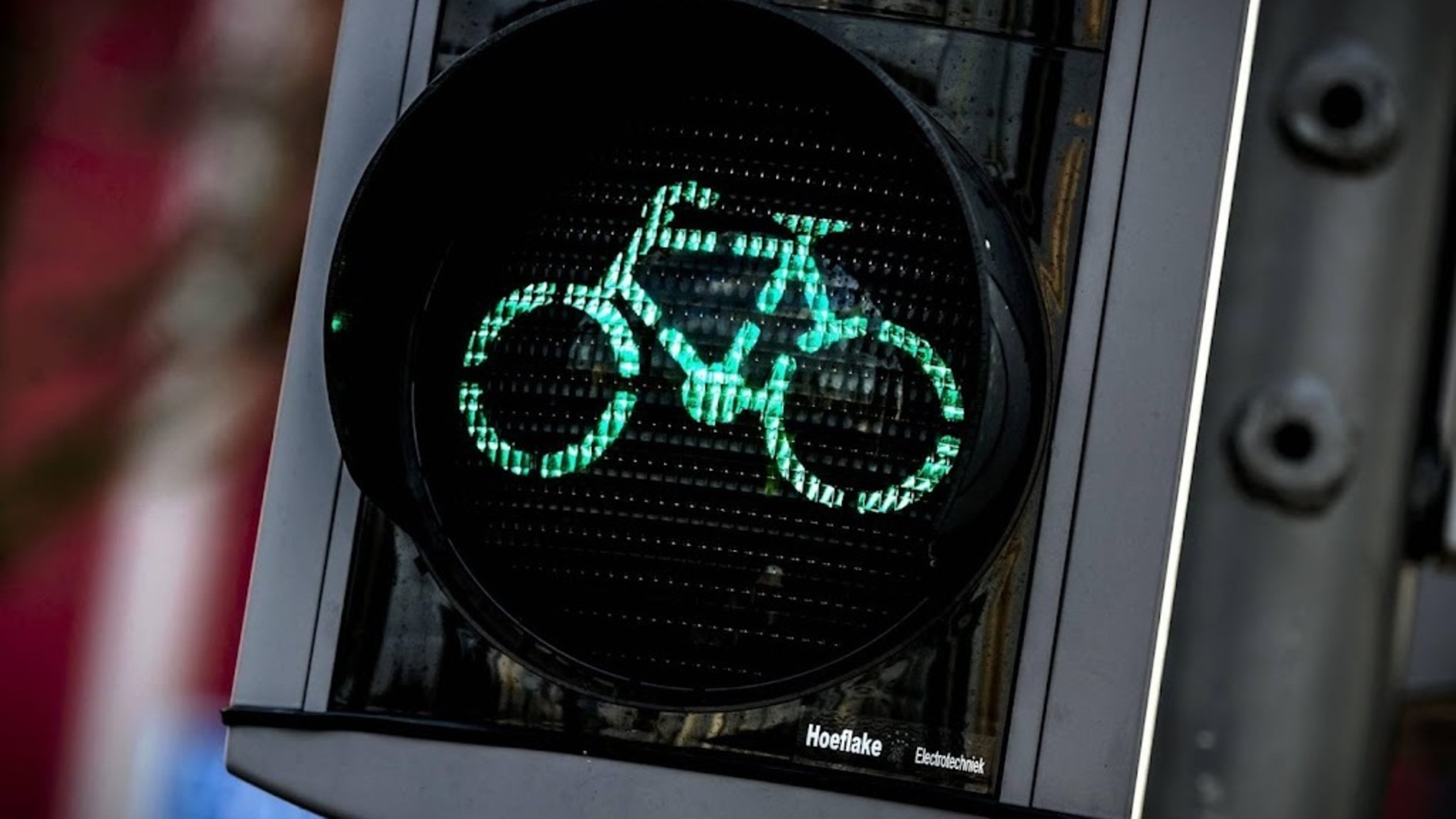 Cyclists get green lights faster with special app
