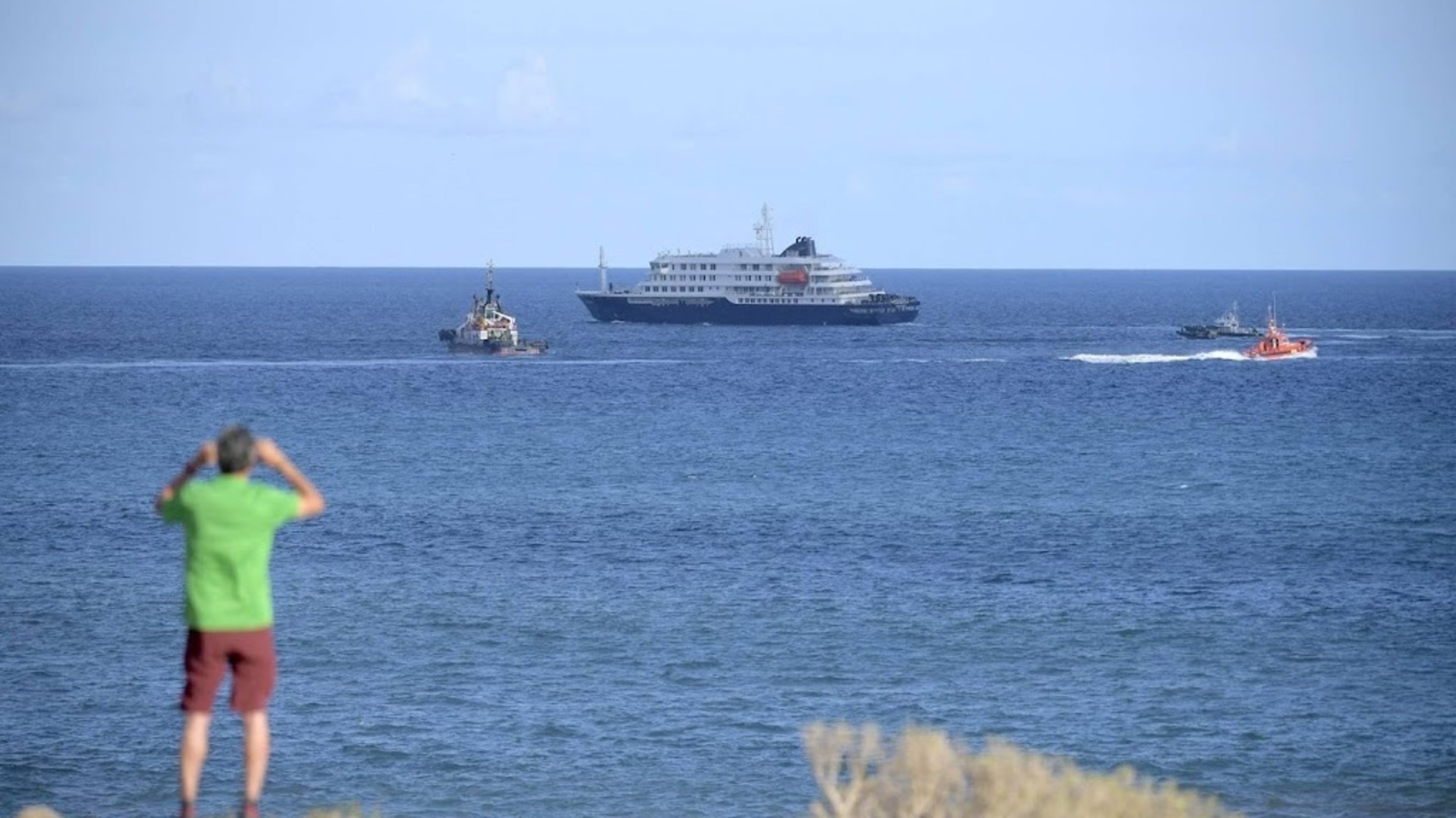 Cruise ship m/v Hondius in Rotterdam Sunday as scheduled