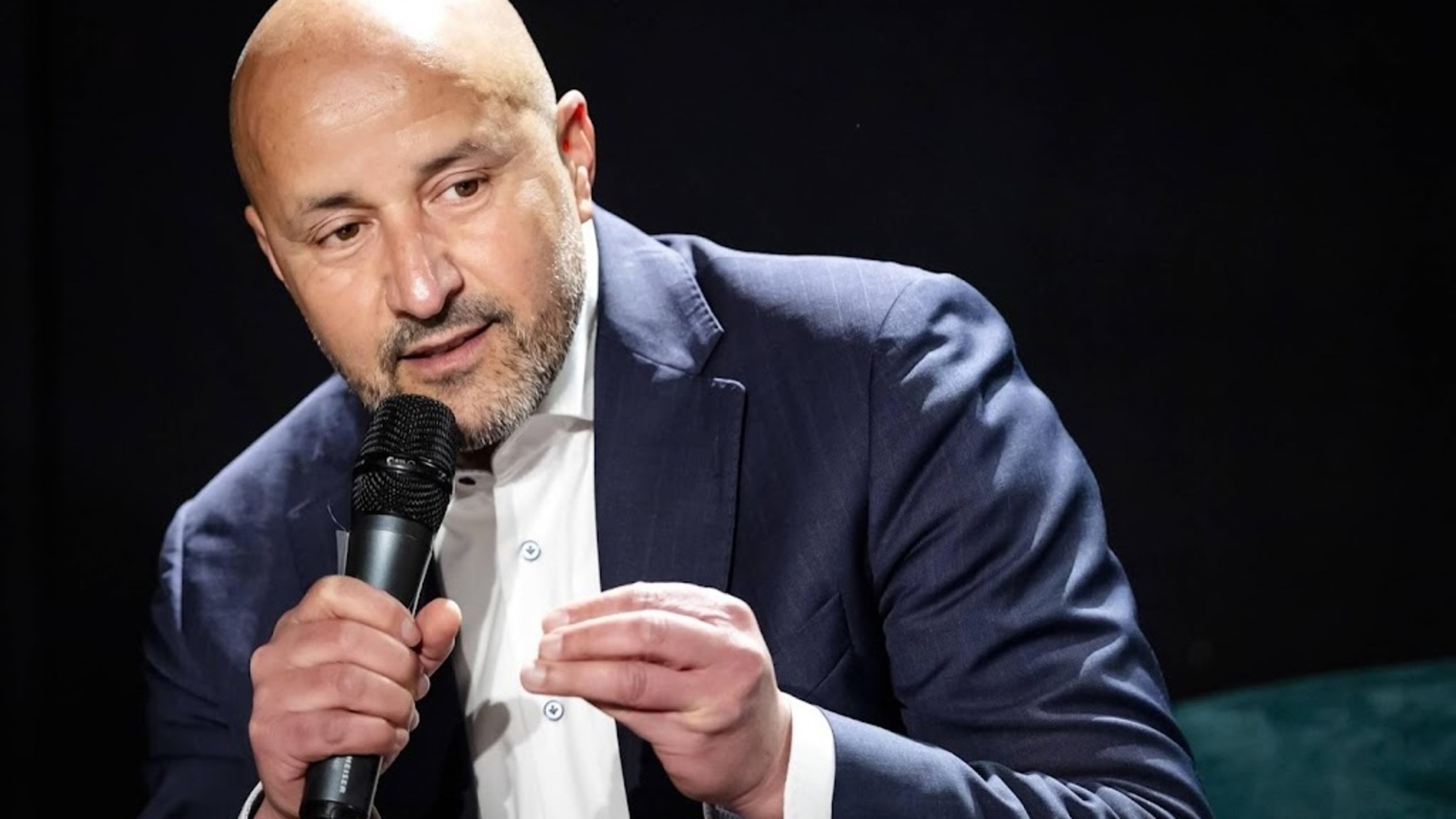 Mayor Marcouch: government must apologize to Moluccans