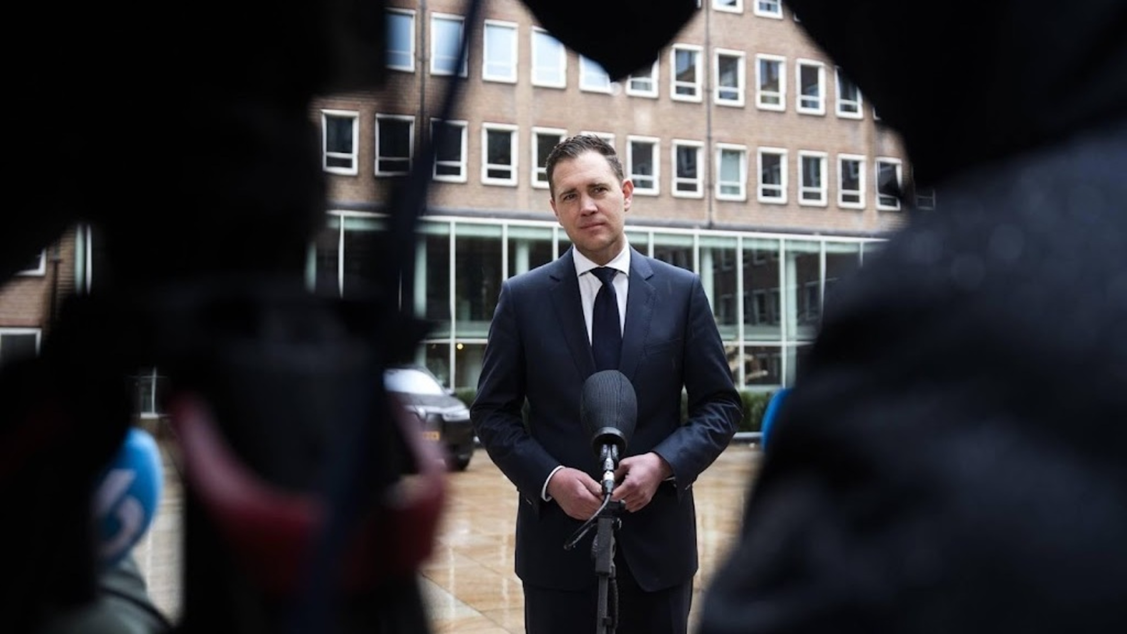 D66 critical of Heinen, who mentioned financial setback in interview