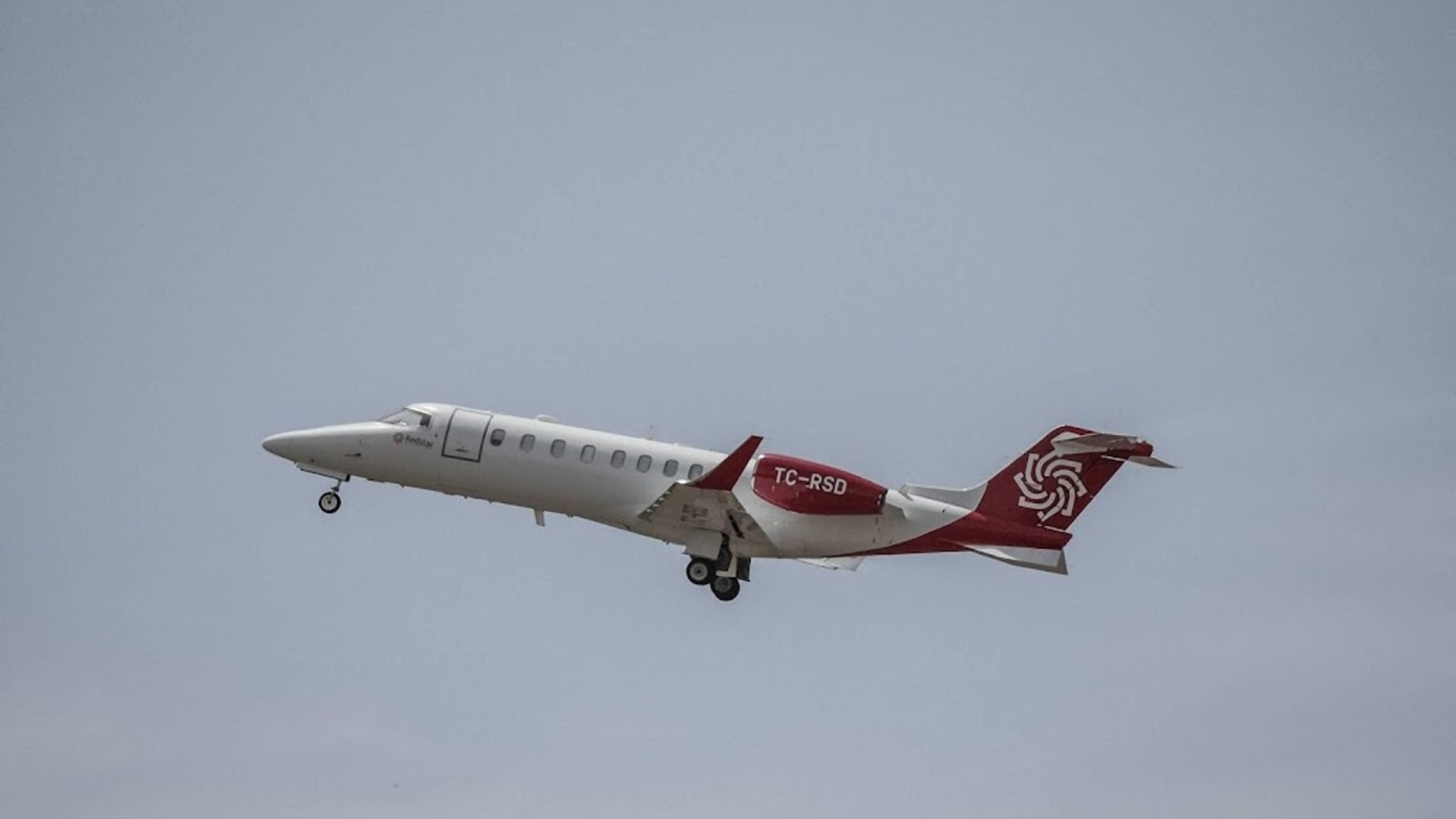 Evacuation plane with hanta patient has technical problems