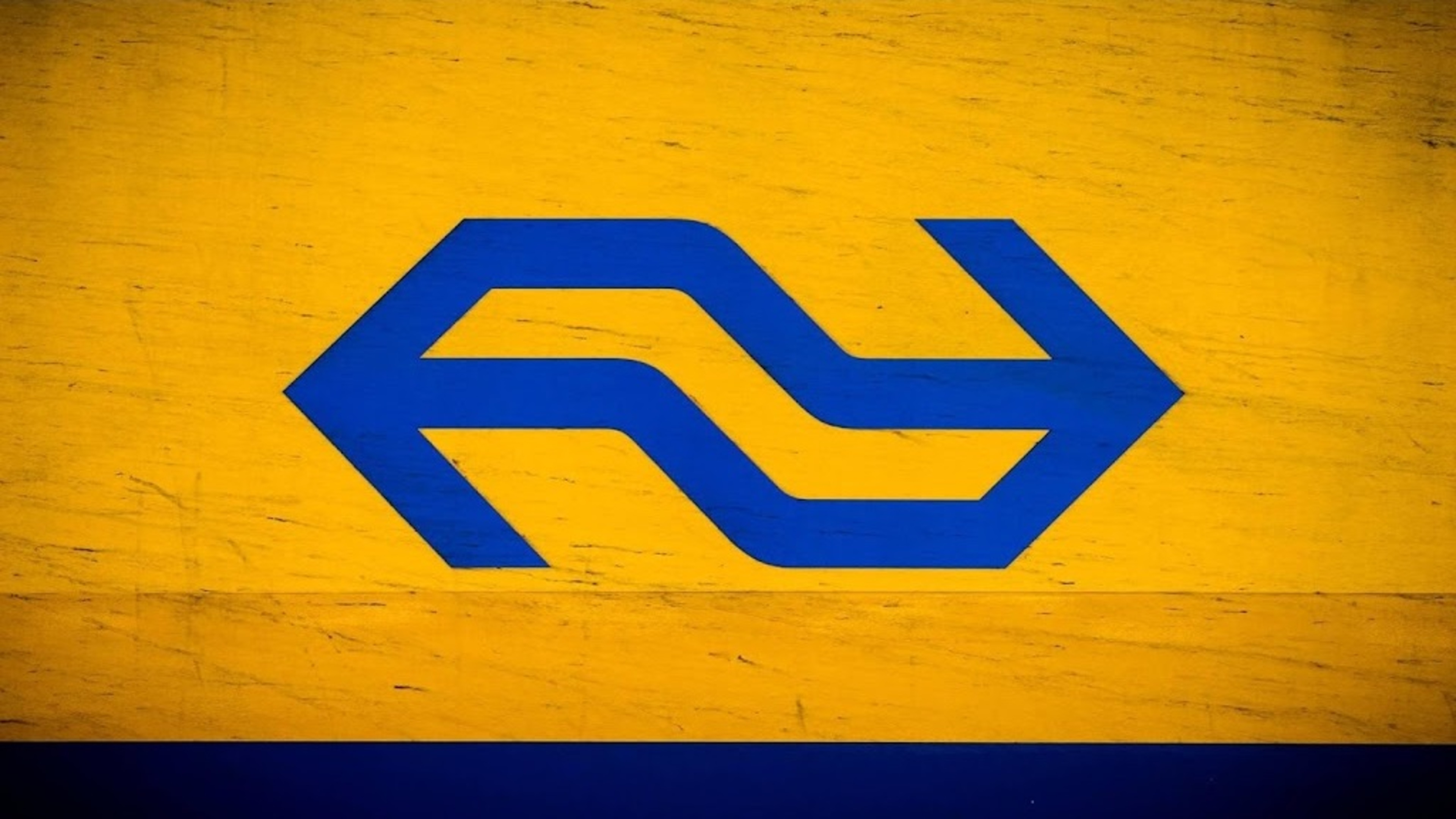 No intercity trains between Haarlem and Leiden due to broken-down train