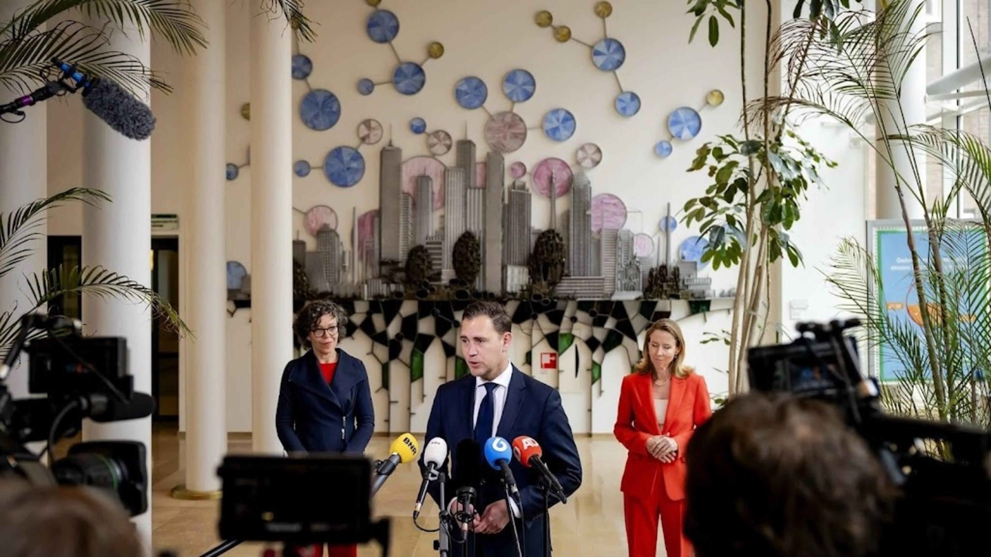 Energy companies support government energy measures