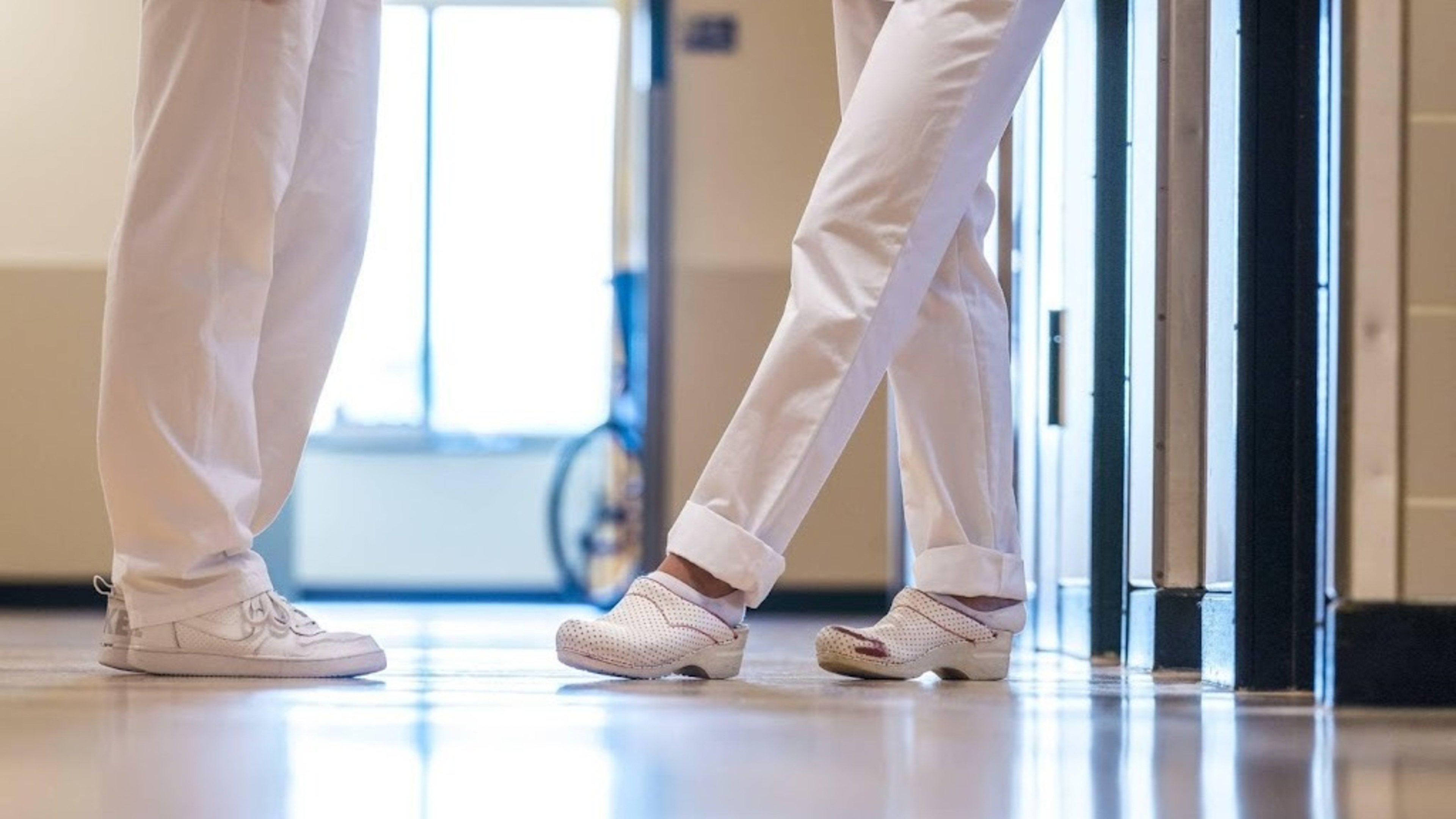 Hospitals: appointments will go ahead, but travel carefully