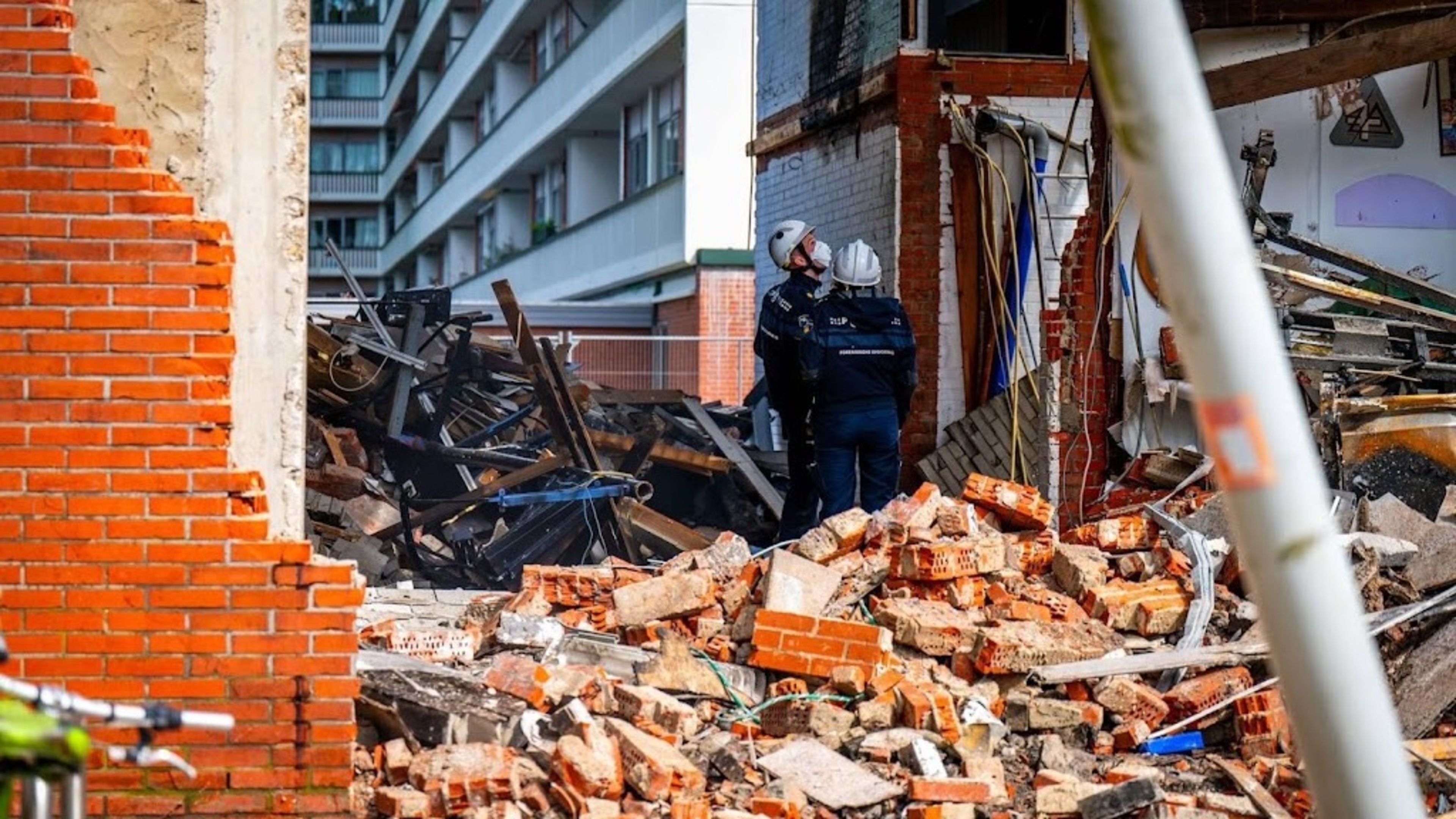 Police begin forensic investigation after Amsterdam explosion