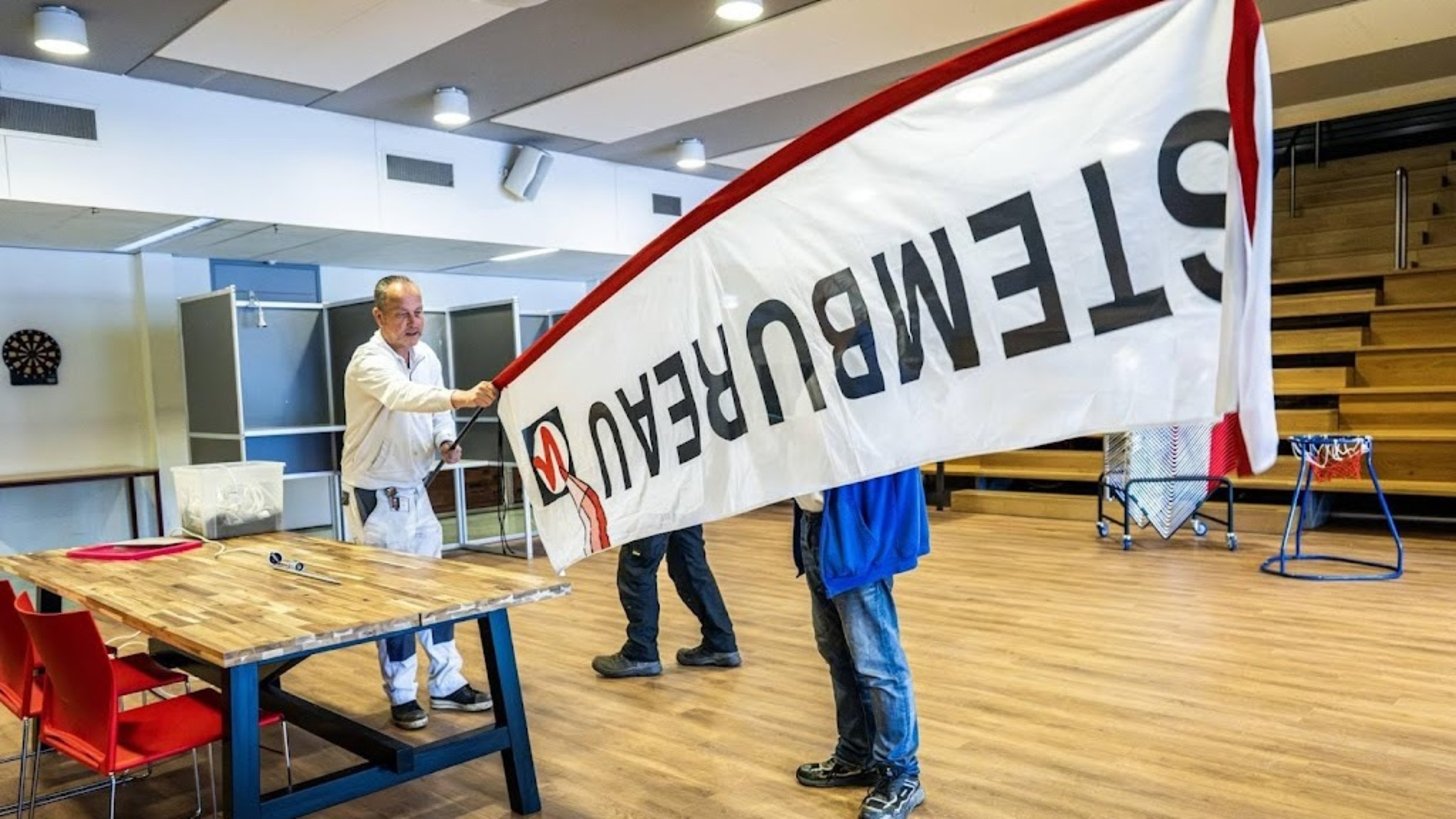 First polling station in Gorinchem opens for re-vote