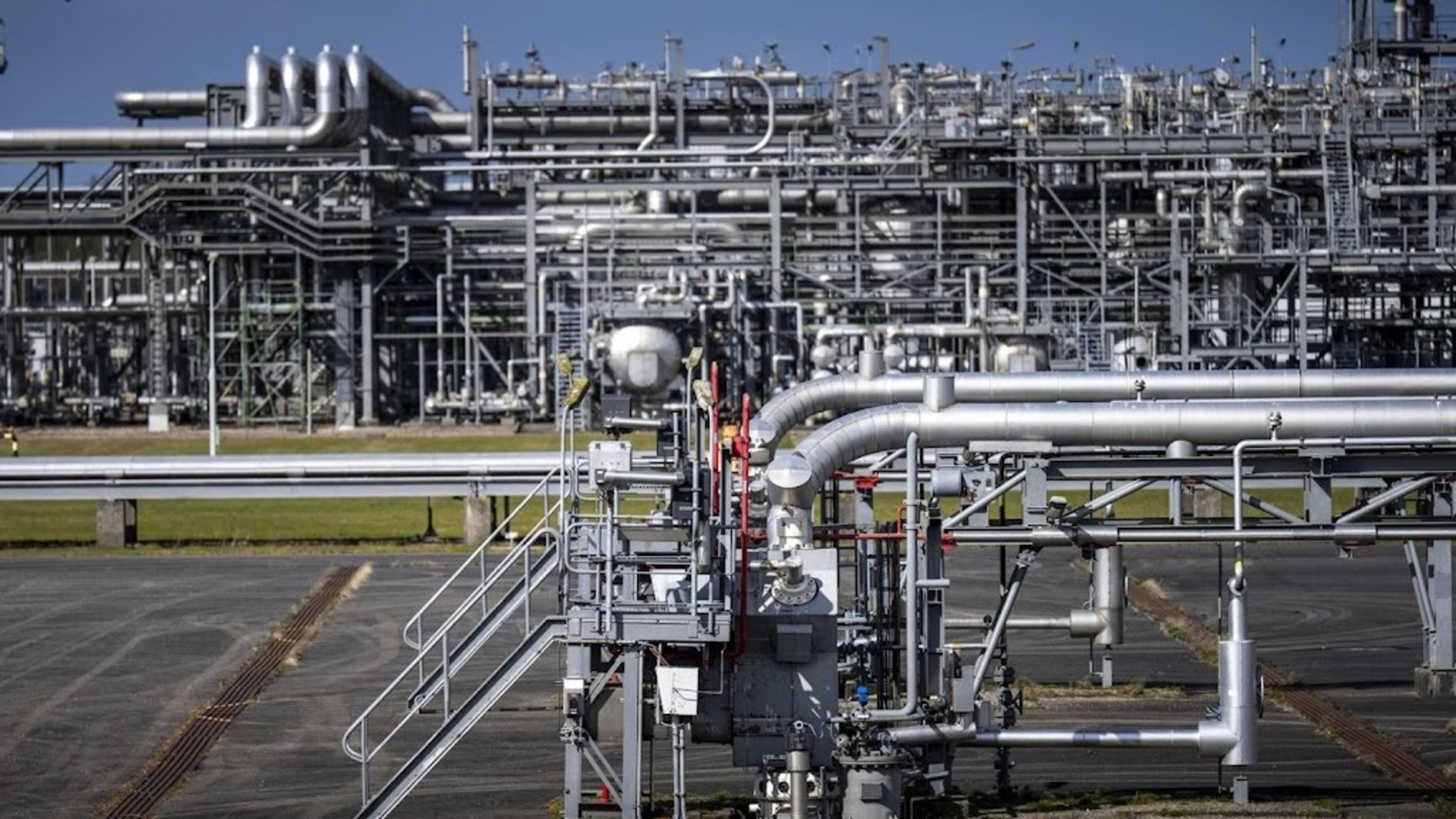 Gas storage now almost half of required winter level