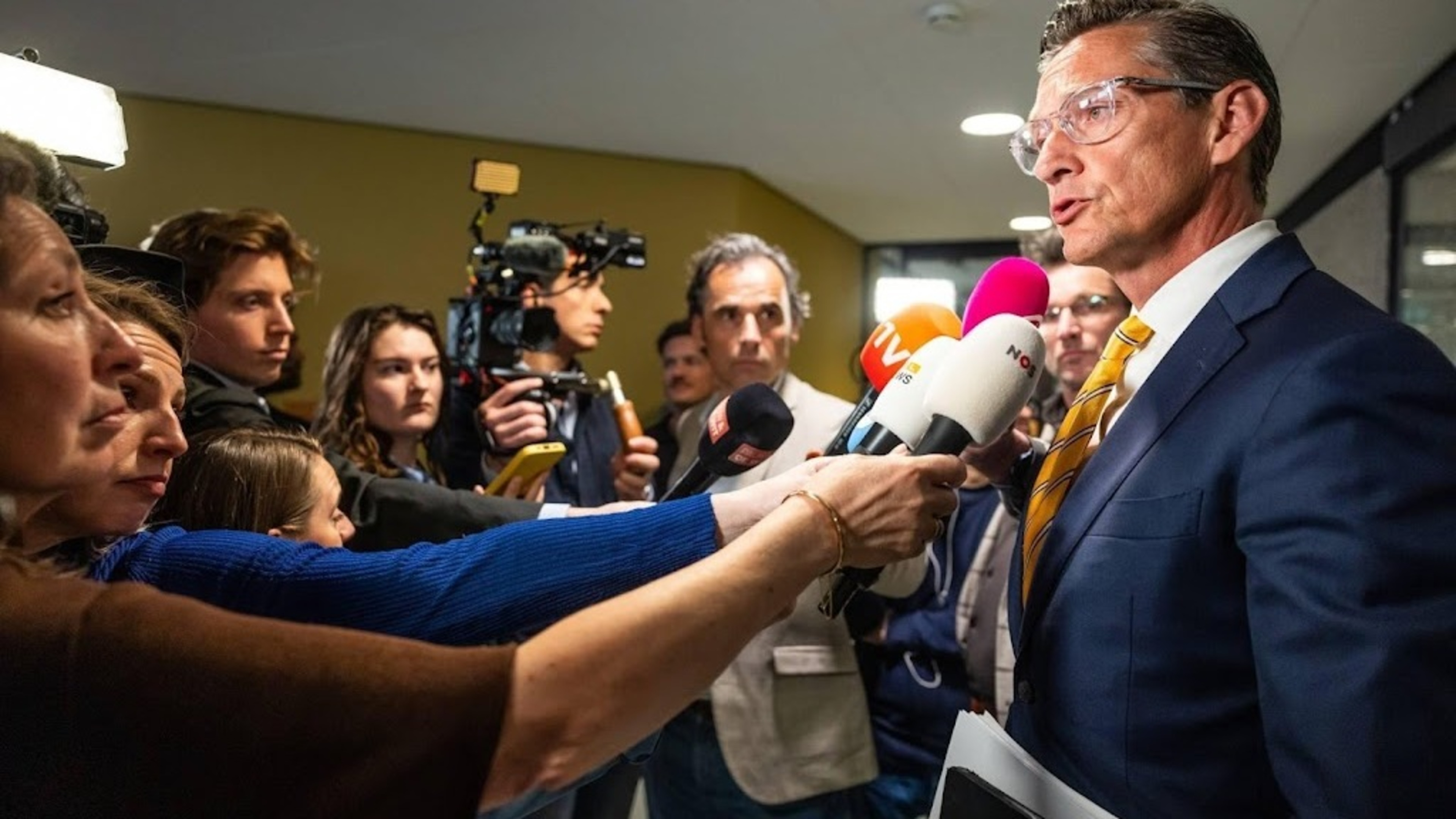 Right-wing opposition moves to repeal asylum distribution law