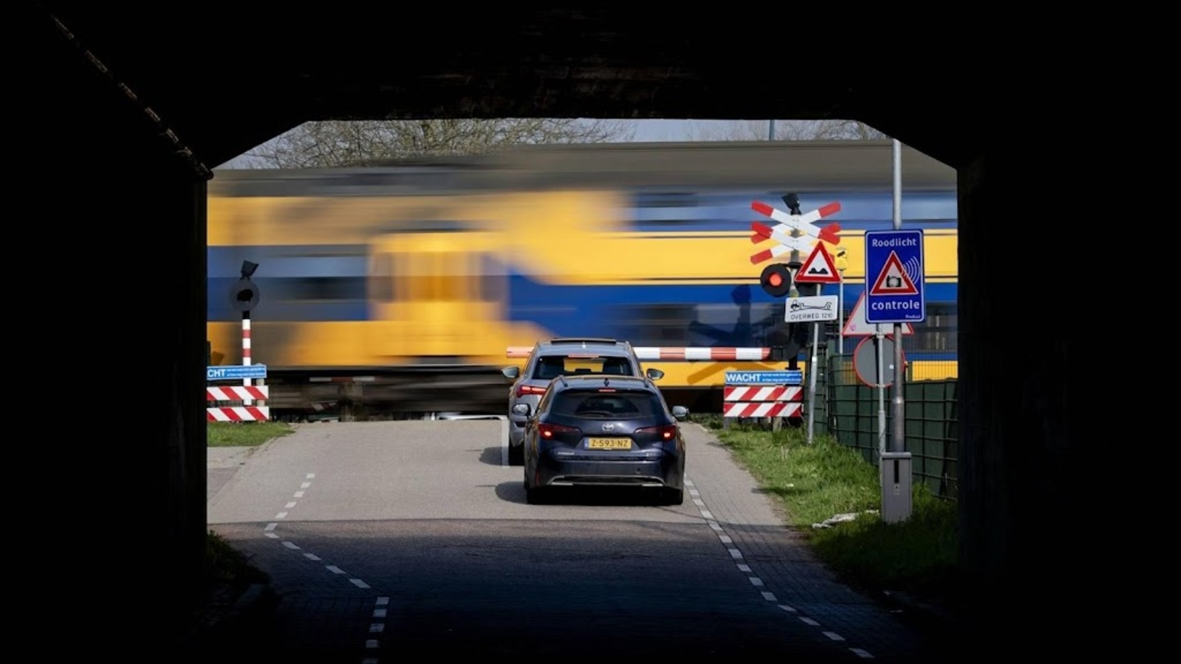 Traffic camera at railway crossing leads to fewer violations