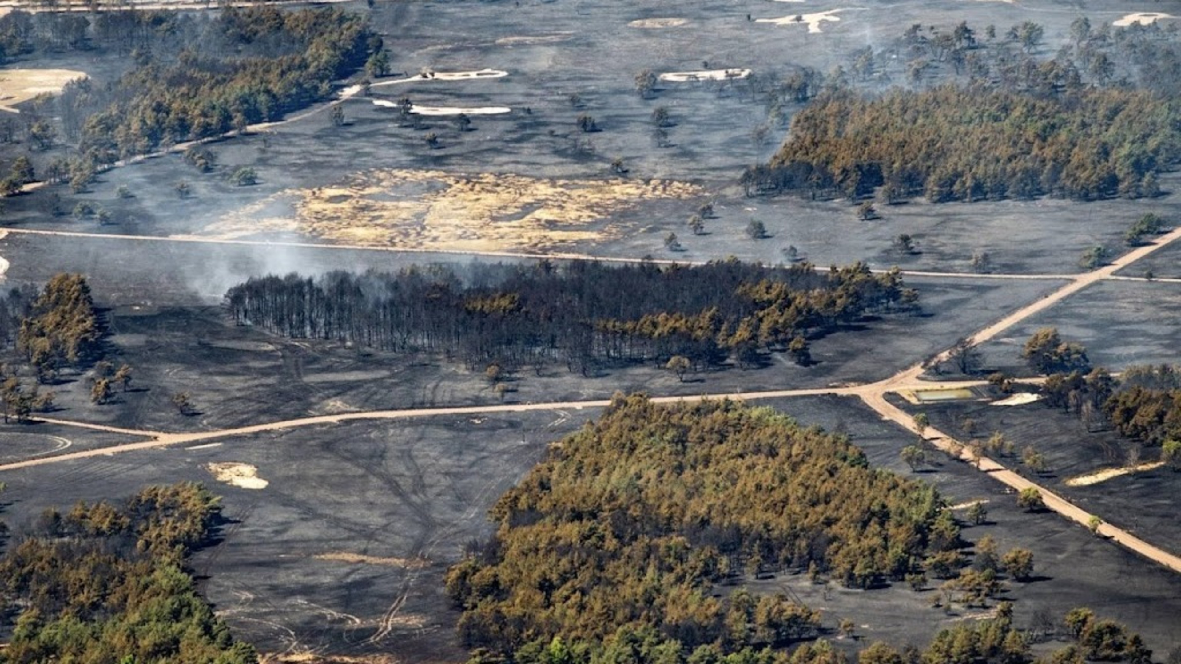Fire near 't Harde still has multiple hotspots