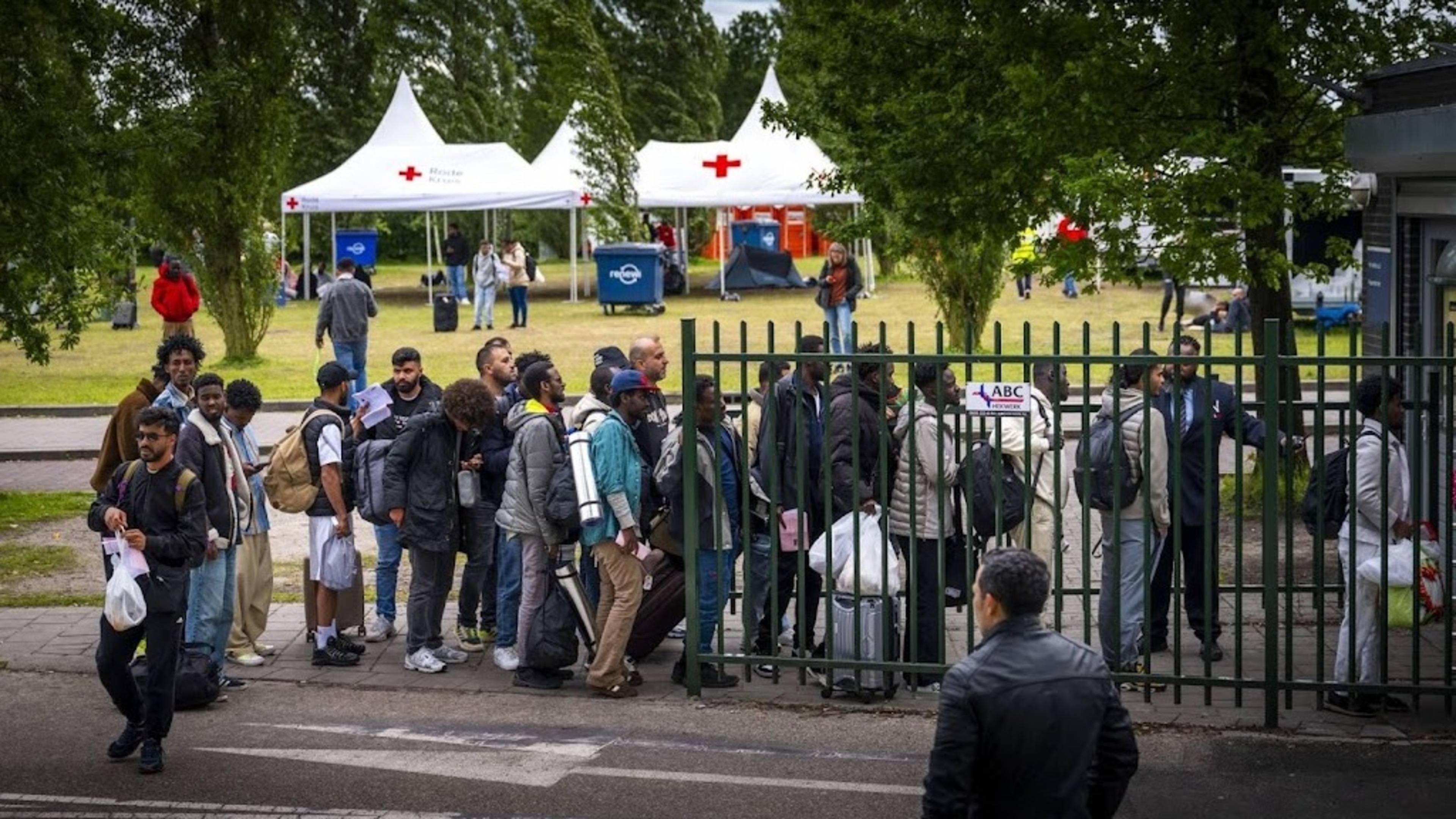 Police intervene in scuffle outside Ter Apel registration center