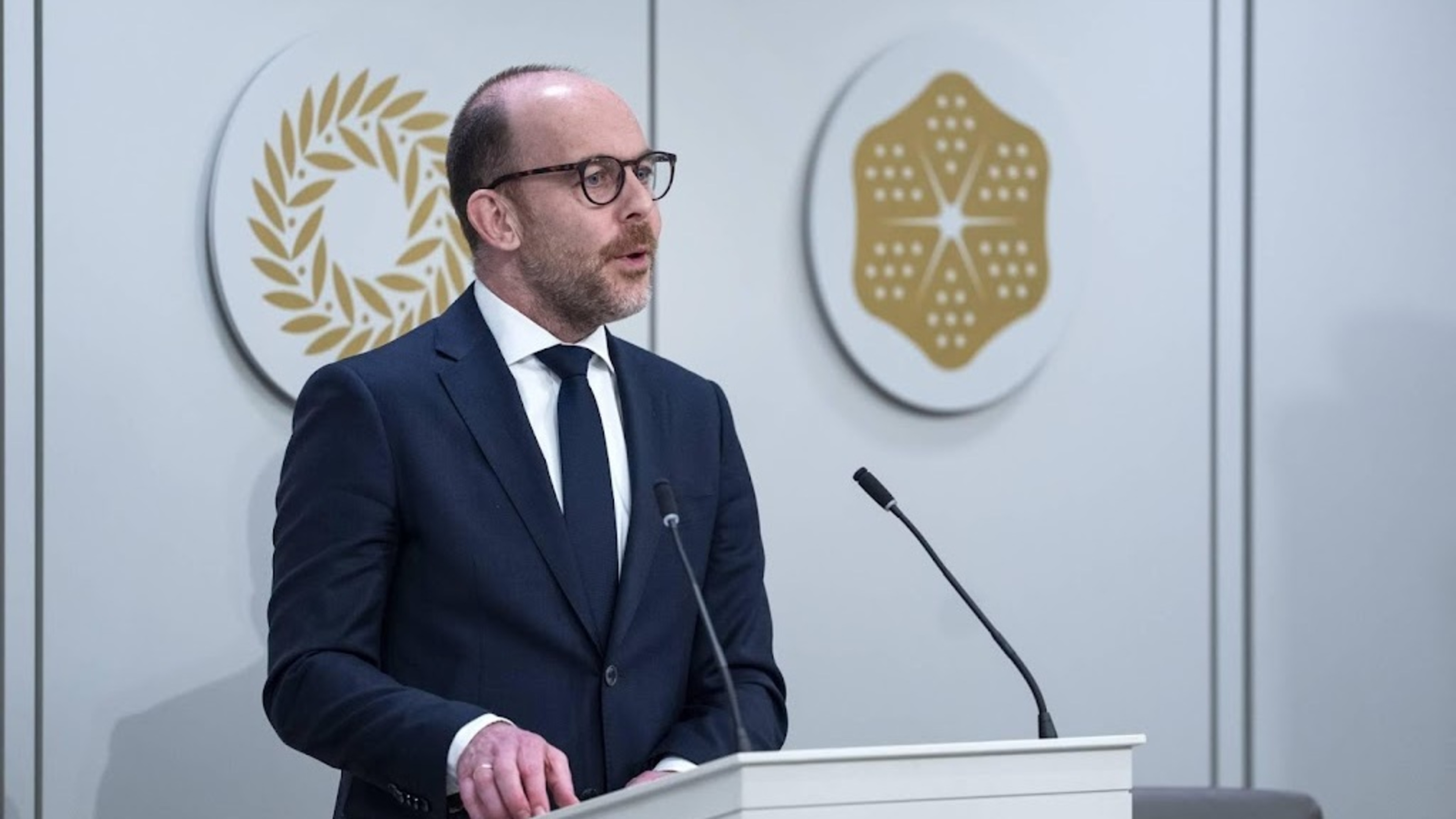 Minister: Undocumented migrants only punishable if they fail to cooperate