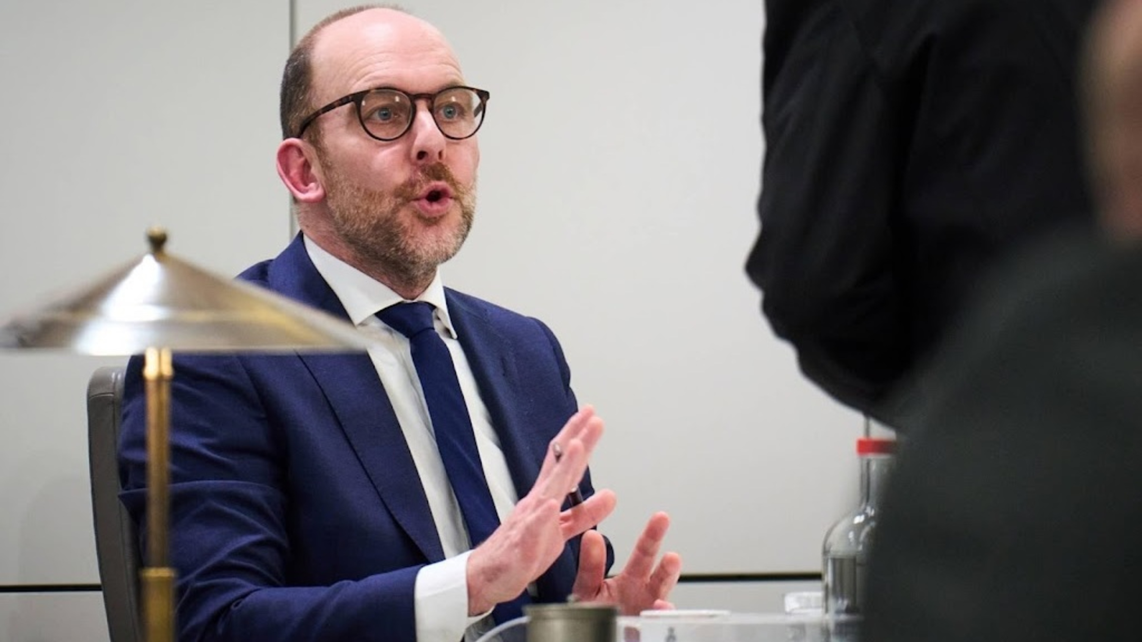 Van den Brink wants to share asylum reception figures with municipalities quickly