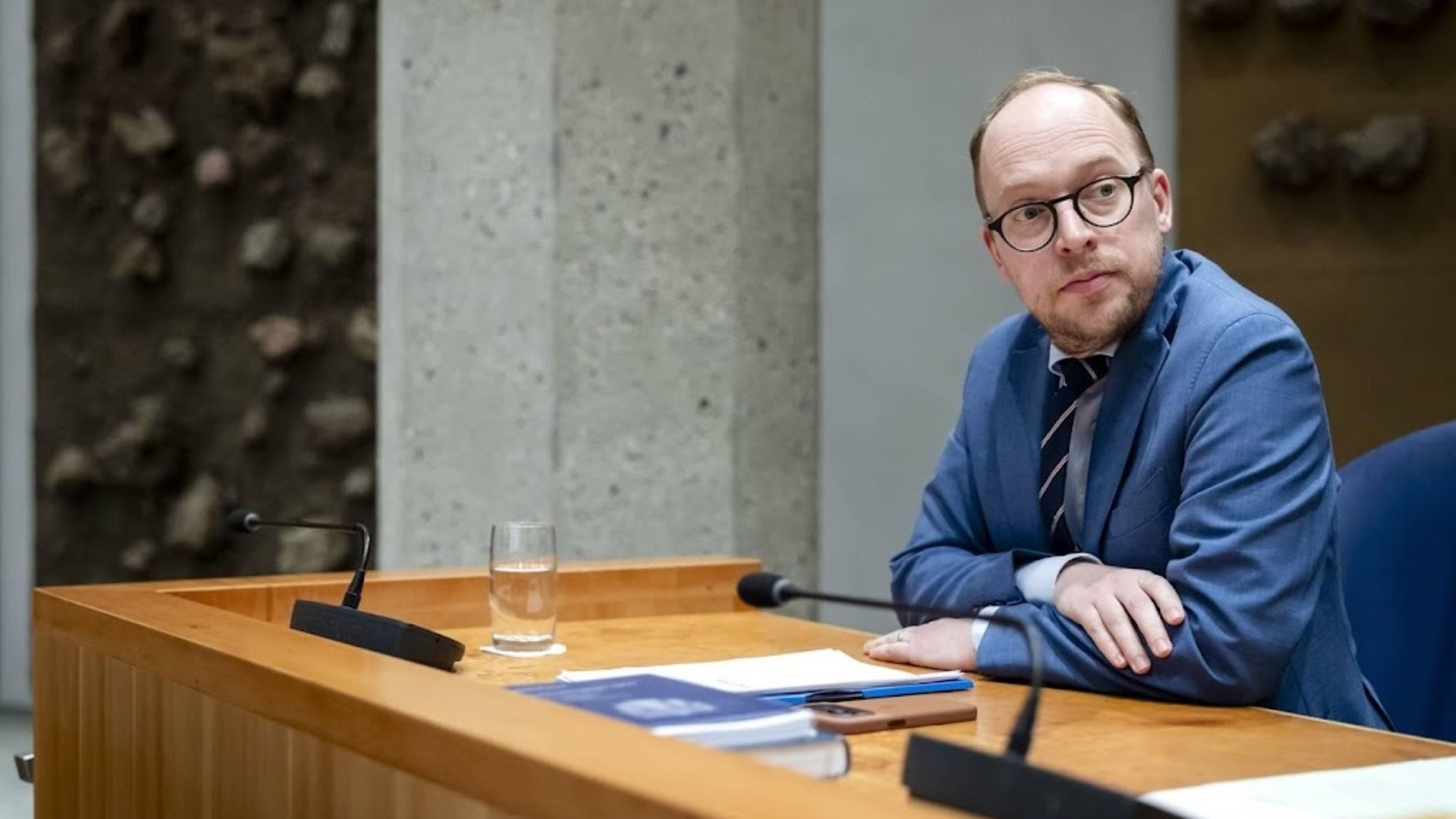 Minister: Canceling American VAT system contract will cost money