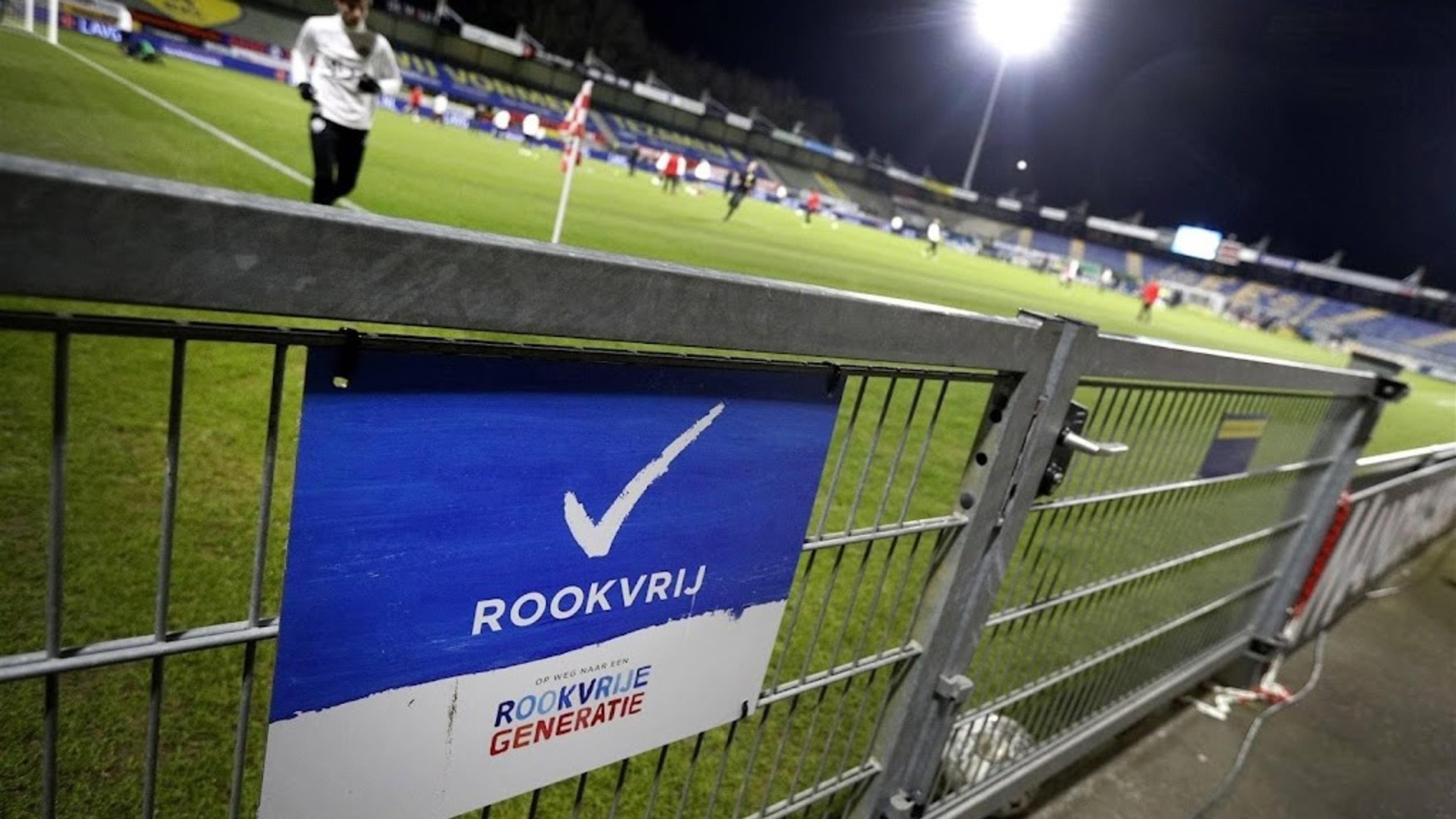 Alderman De Raadt scraps general smoking ban for Haarlem sports and play areas: ‘Unenforceable’