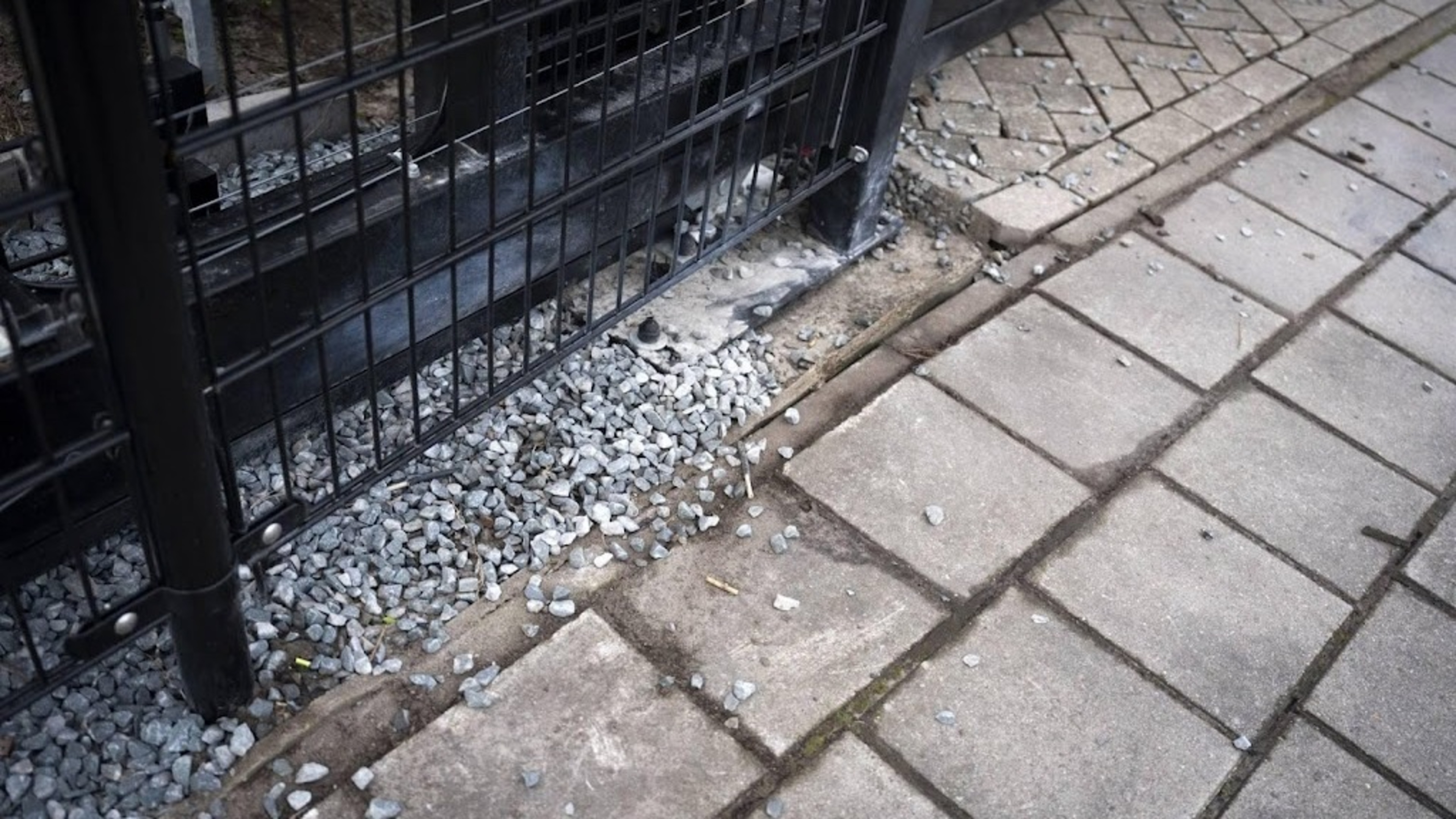 Police investigate Nijkerk explosion and search for man dressed in black