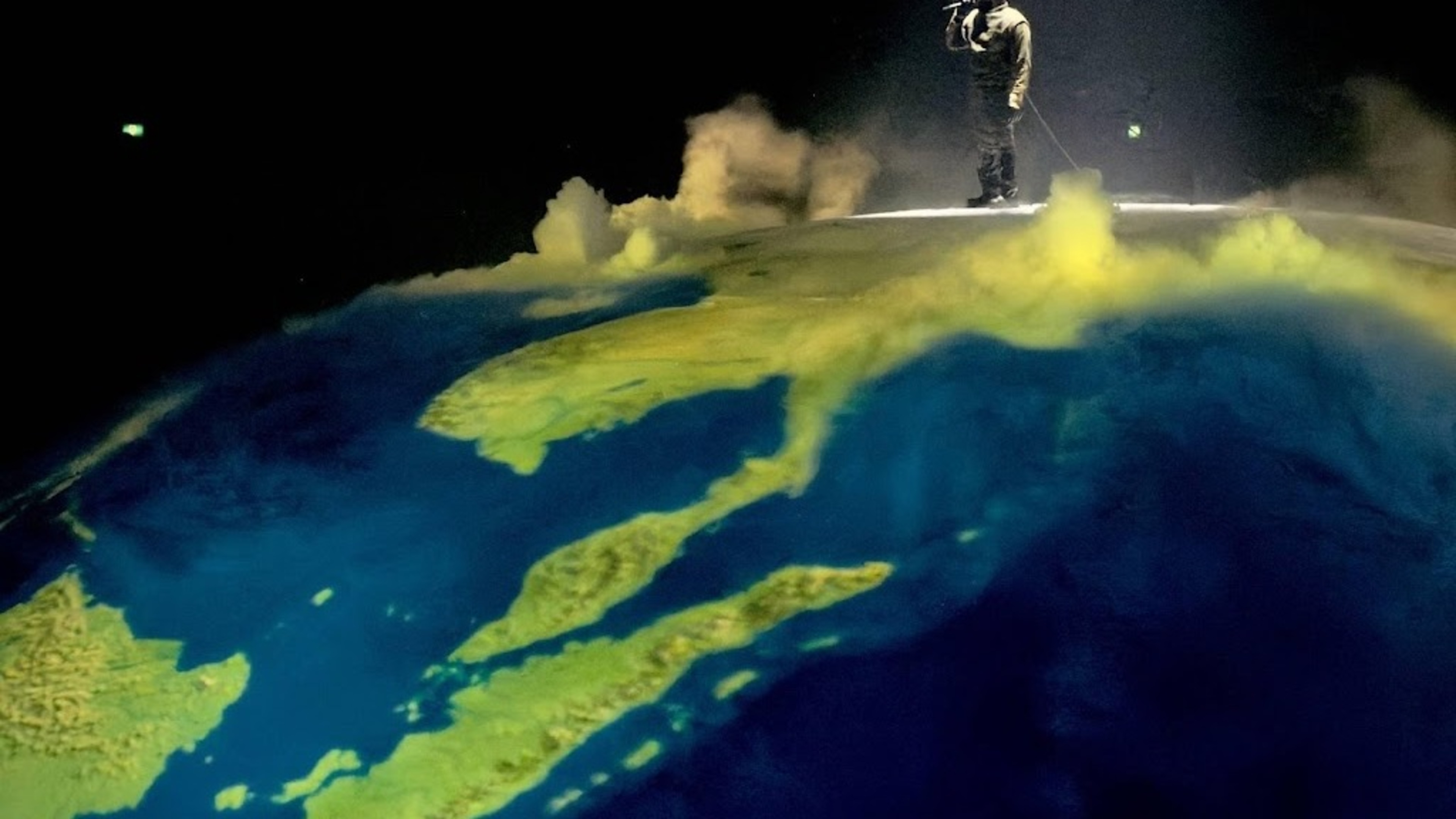 No provocation during Ye's first show in Arnhem