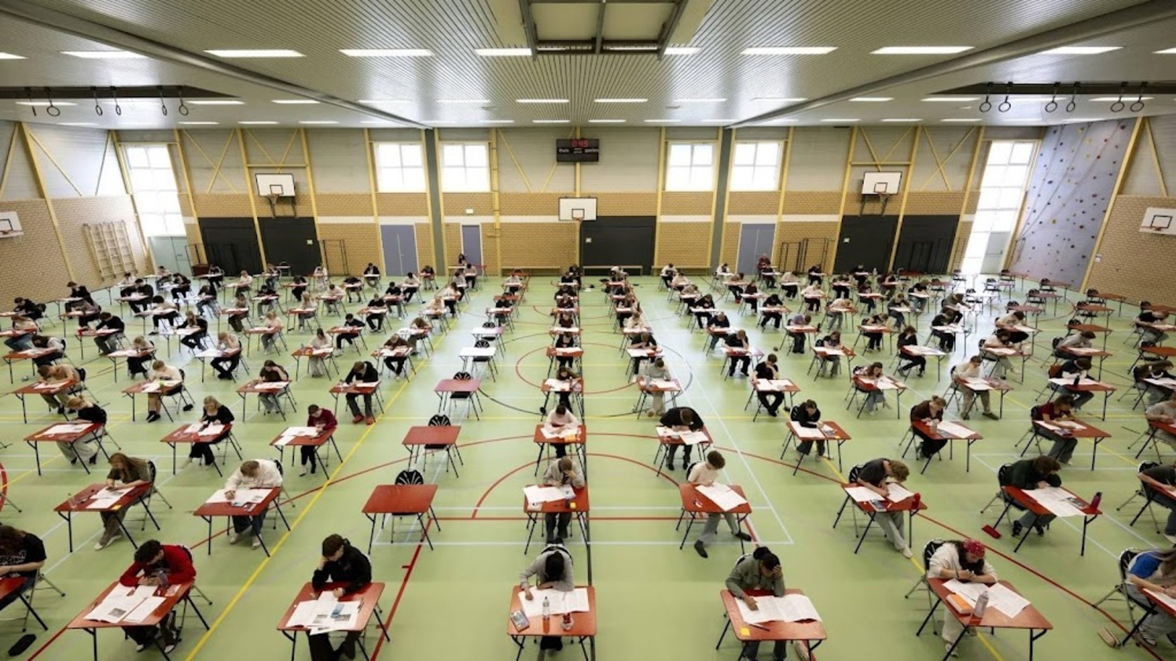 Youth platform: 120 conversations about stress in first exam week